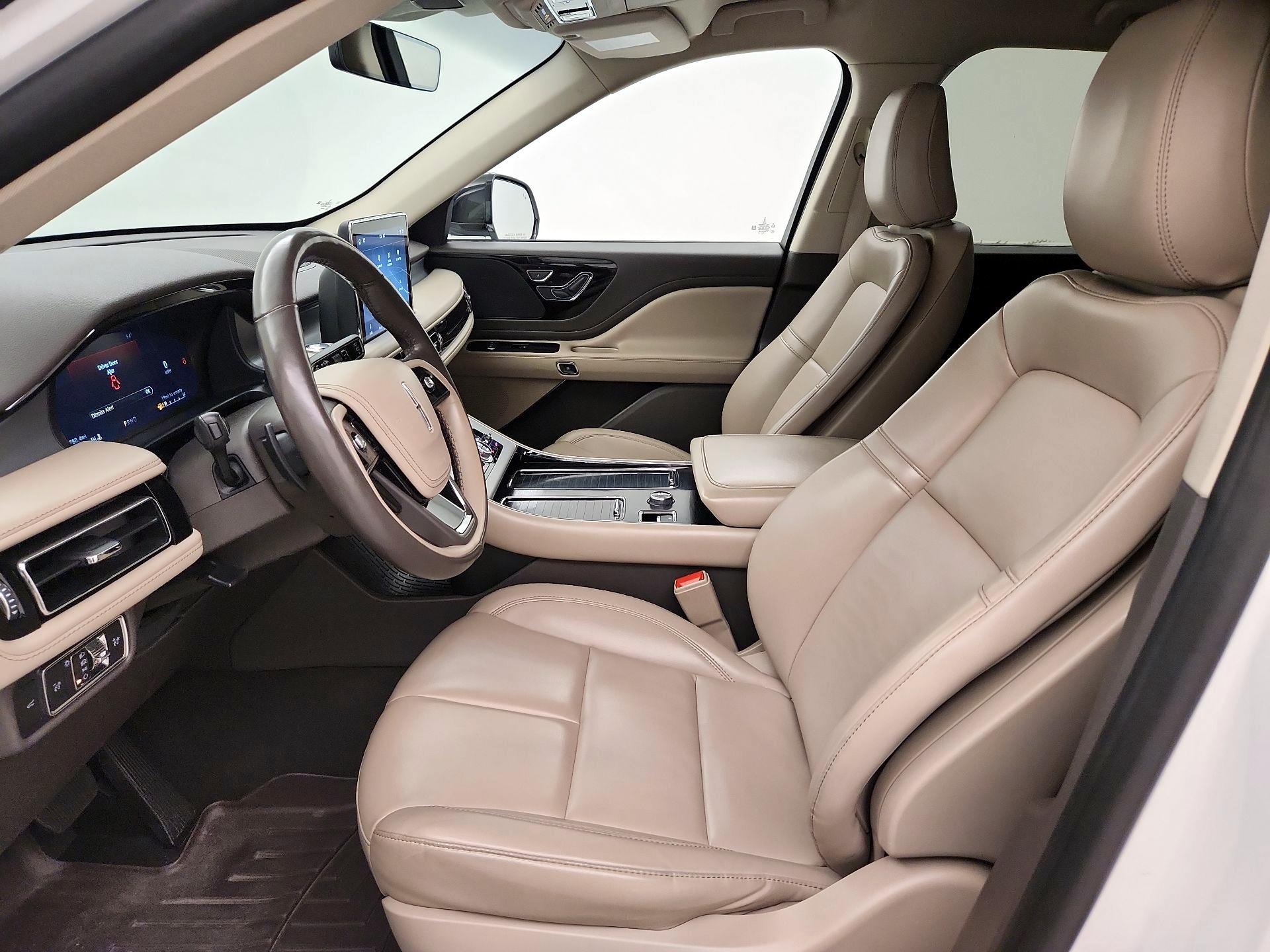 Thumbnail: 2021 Lincoln Aviator - 11