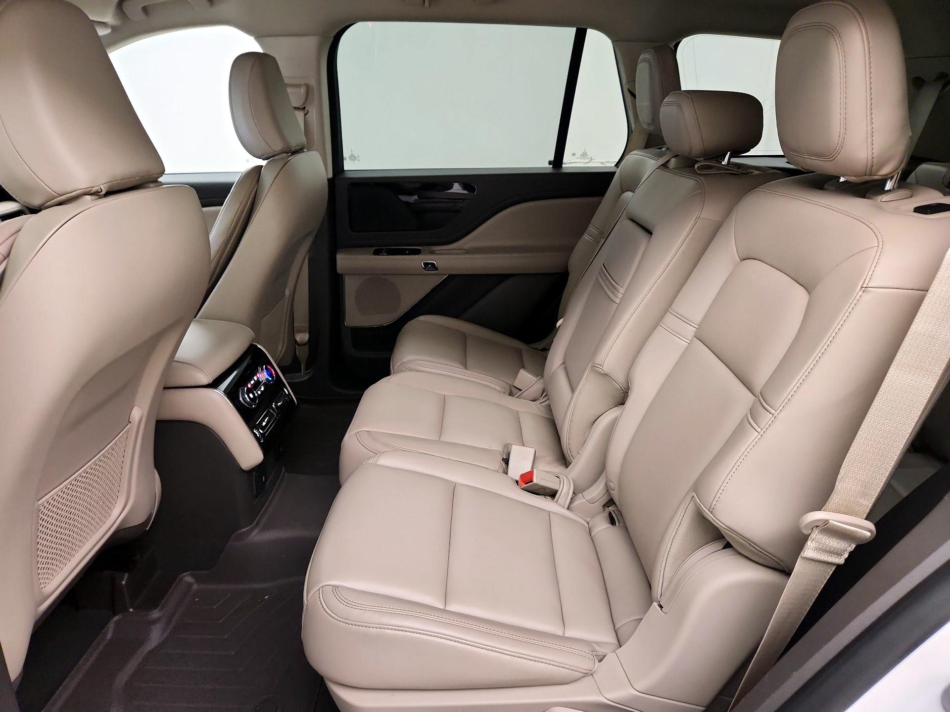 Thumbnail: 2021 Lincoln Aviator - 20