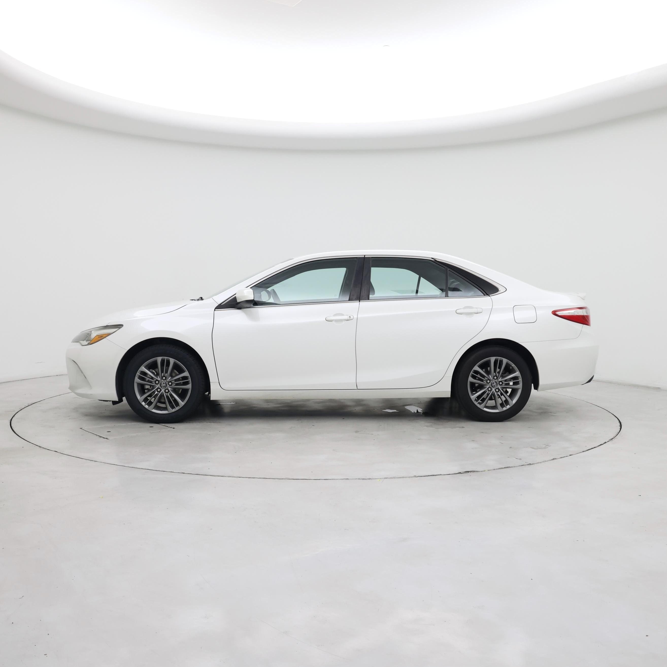 Thumbnail: 2016 Toyota Camry - 3