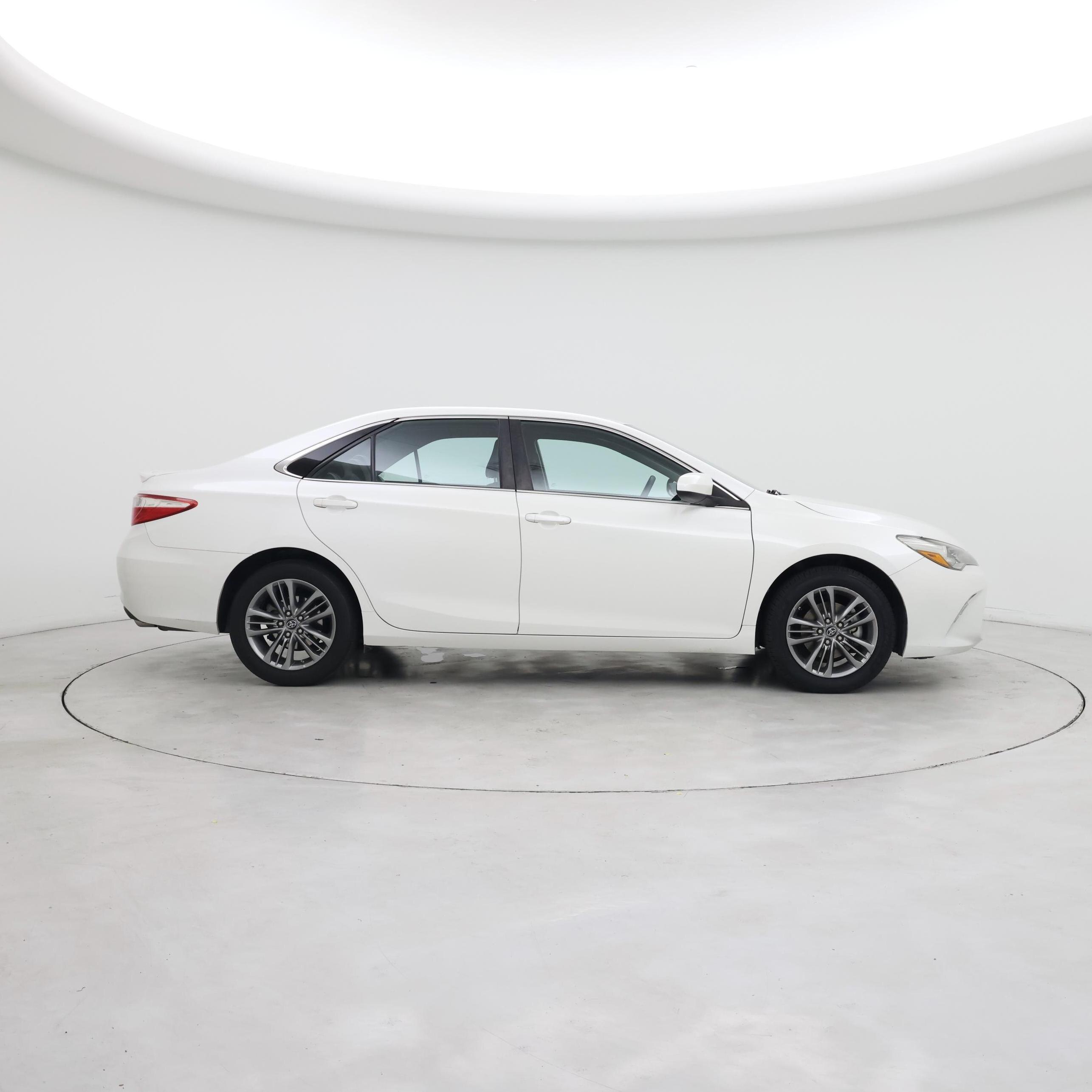 Thumbnail: 2016 Toyota Camry - 7