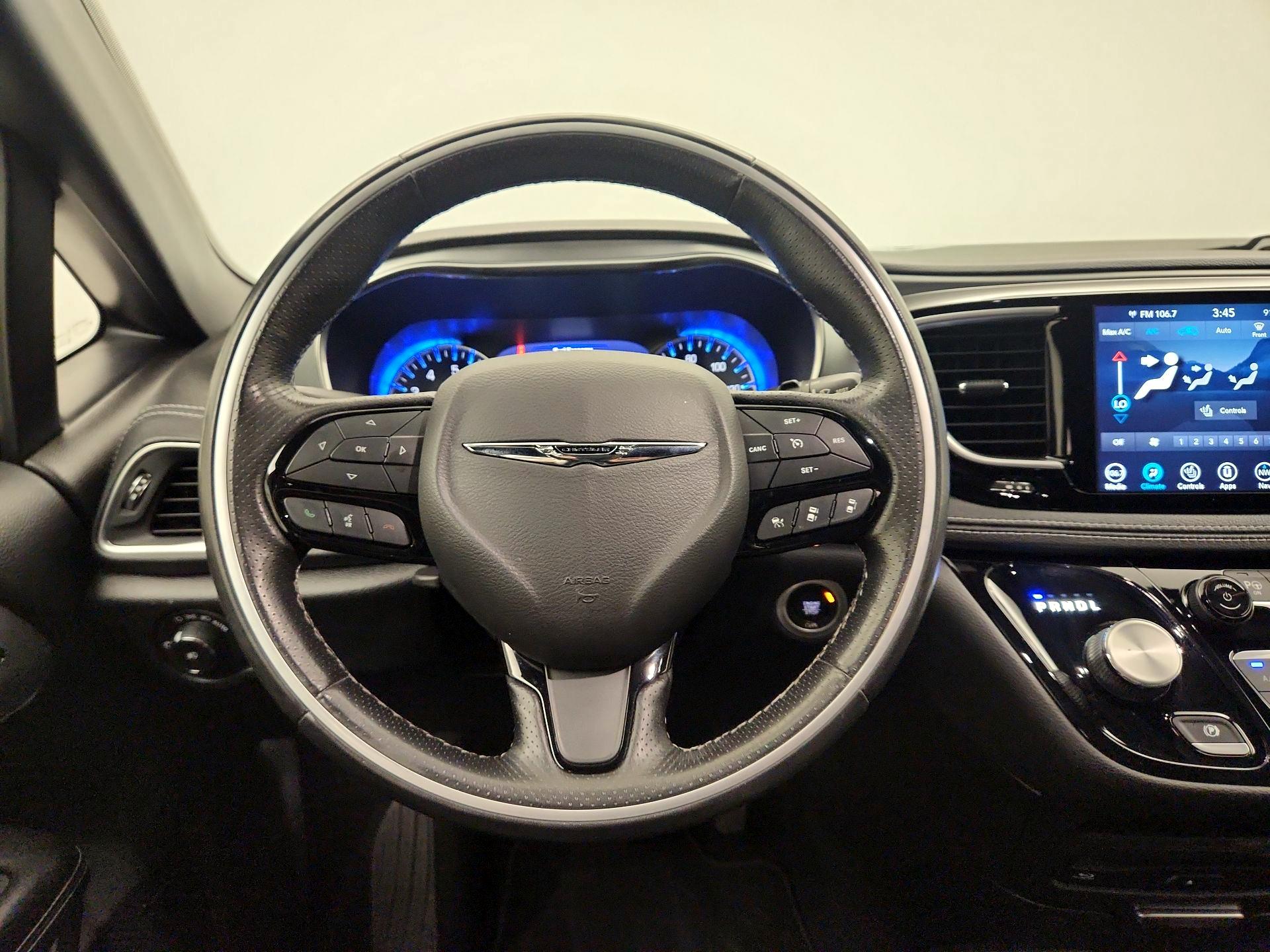 Thumbnail: 2020 Chrysler Pacifica - 10
