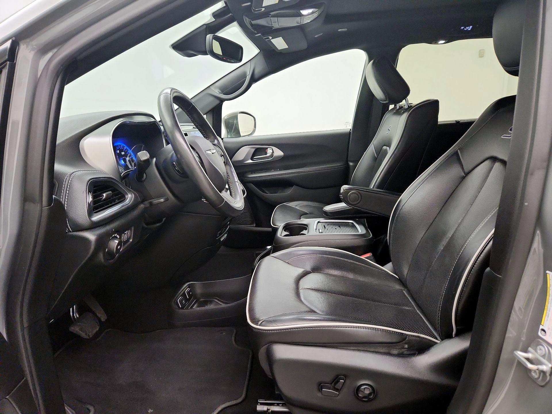 Thumbnail: 2020 Chrysler Pacifica - 11