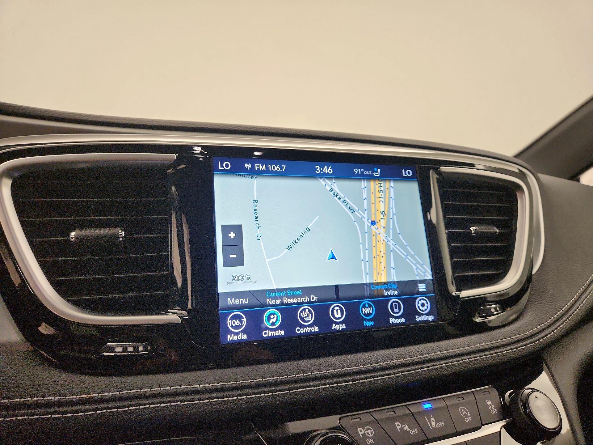 Thumbnail: 2020 Chrysler Pacifica - 14