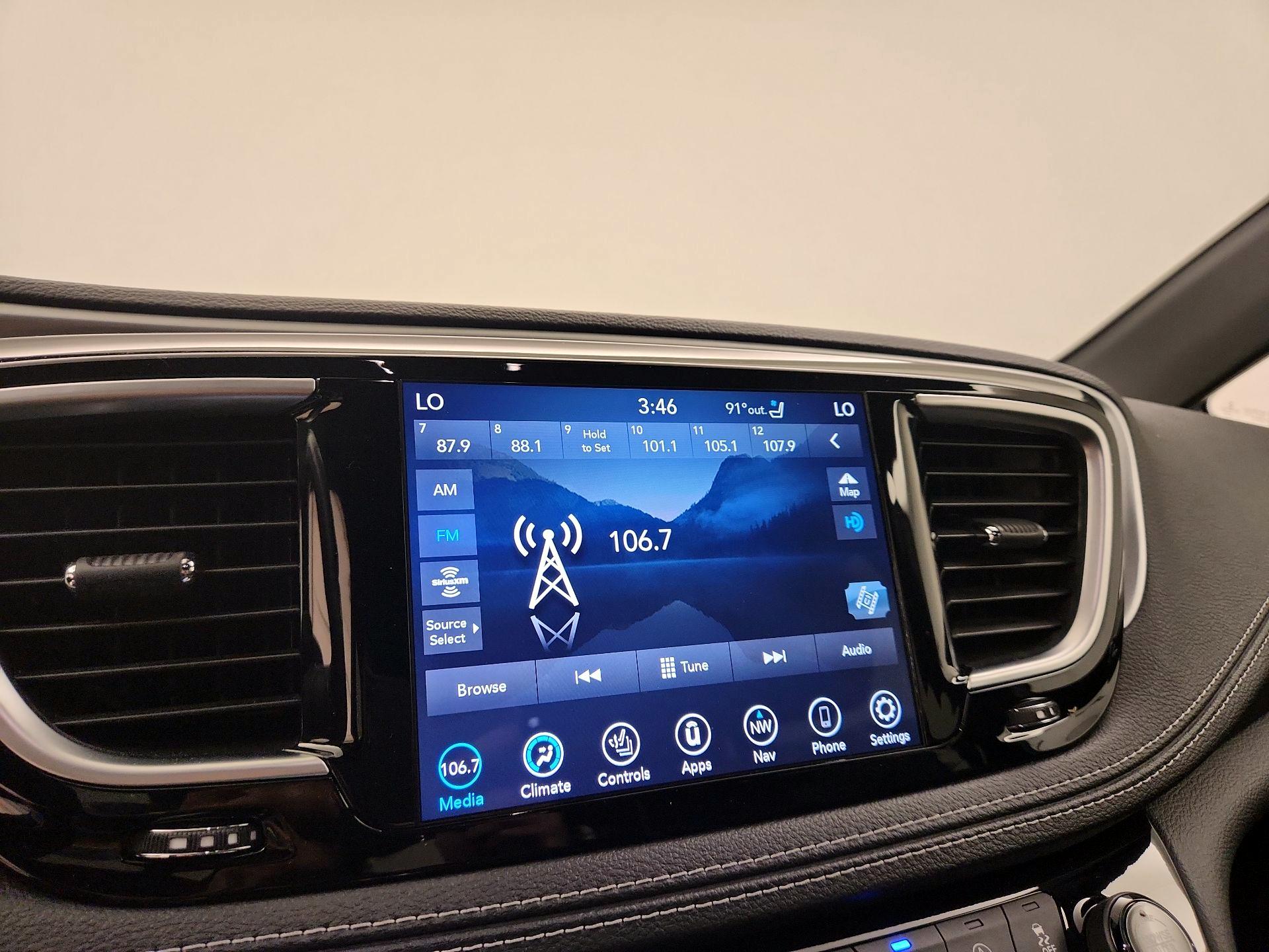 Thumbnail: 2020 Chrysler Pacifica - 16