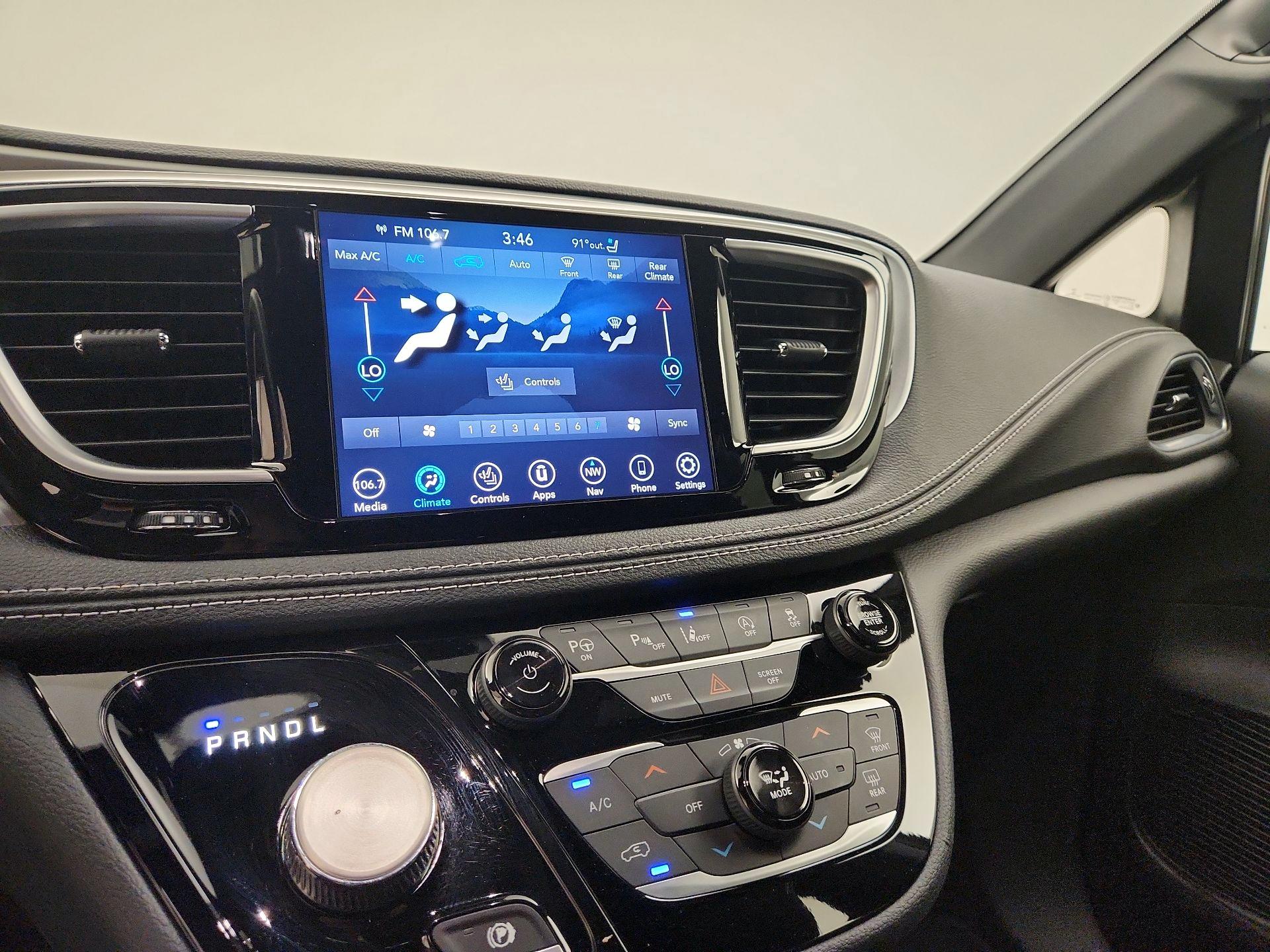 Thumbnail: 2020 Chrysler Pacifica - 17