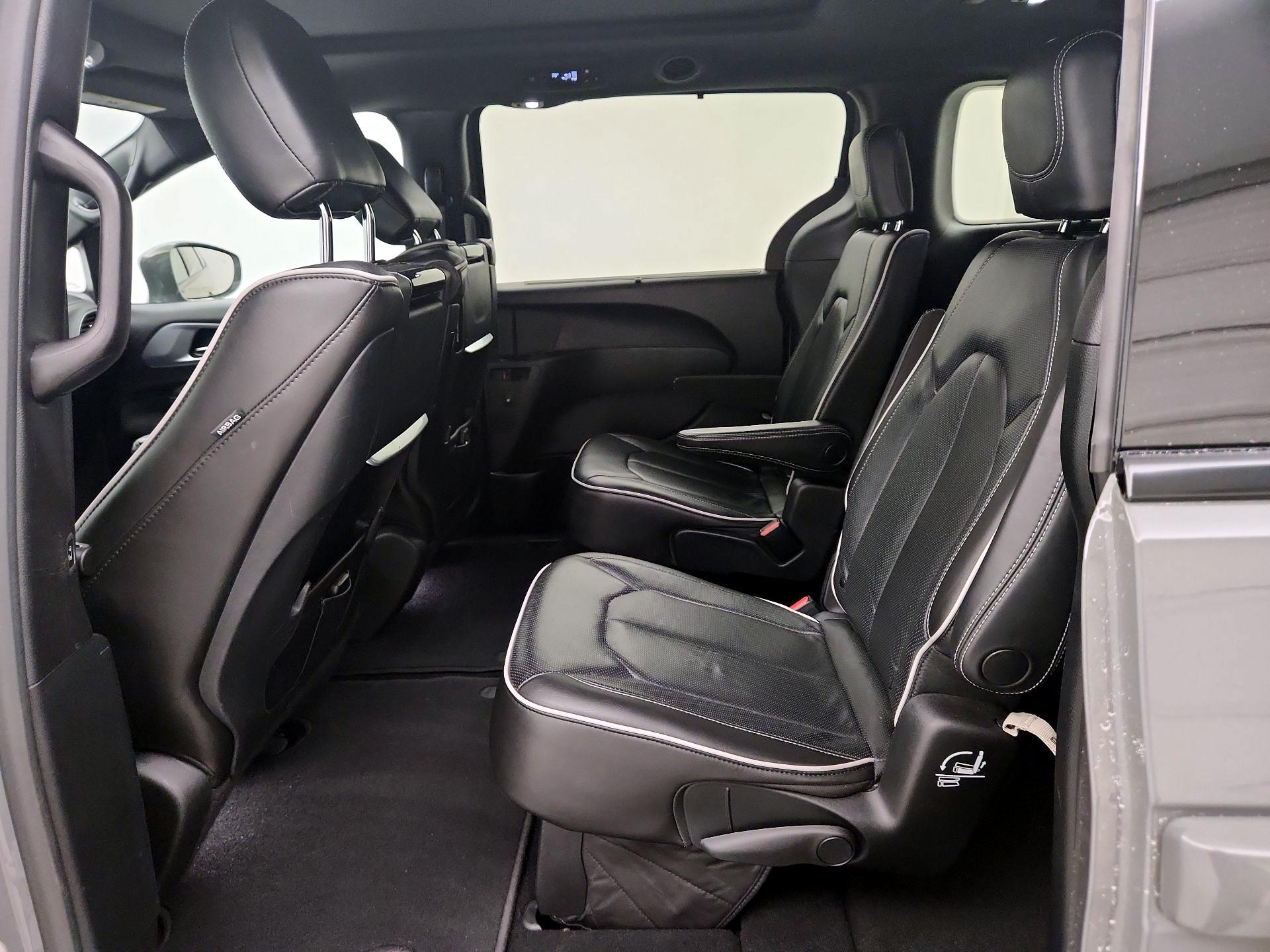 Thumbnail: 2020 Chrysler Pacifica - 20