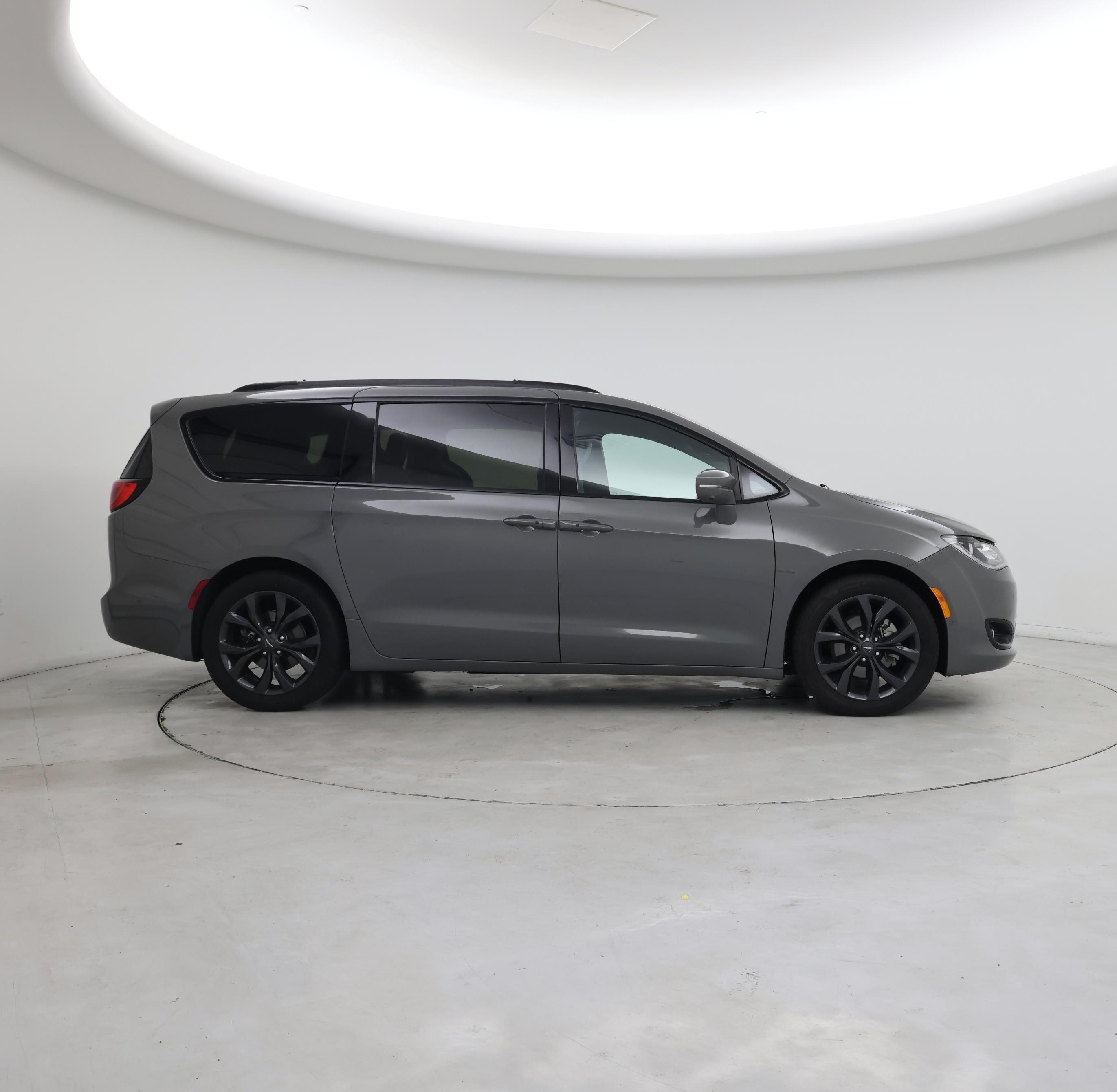 Thumbnail: 2020 Chrysler Pacifica - 7