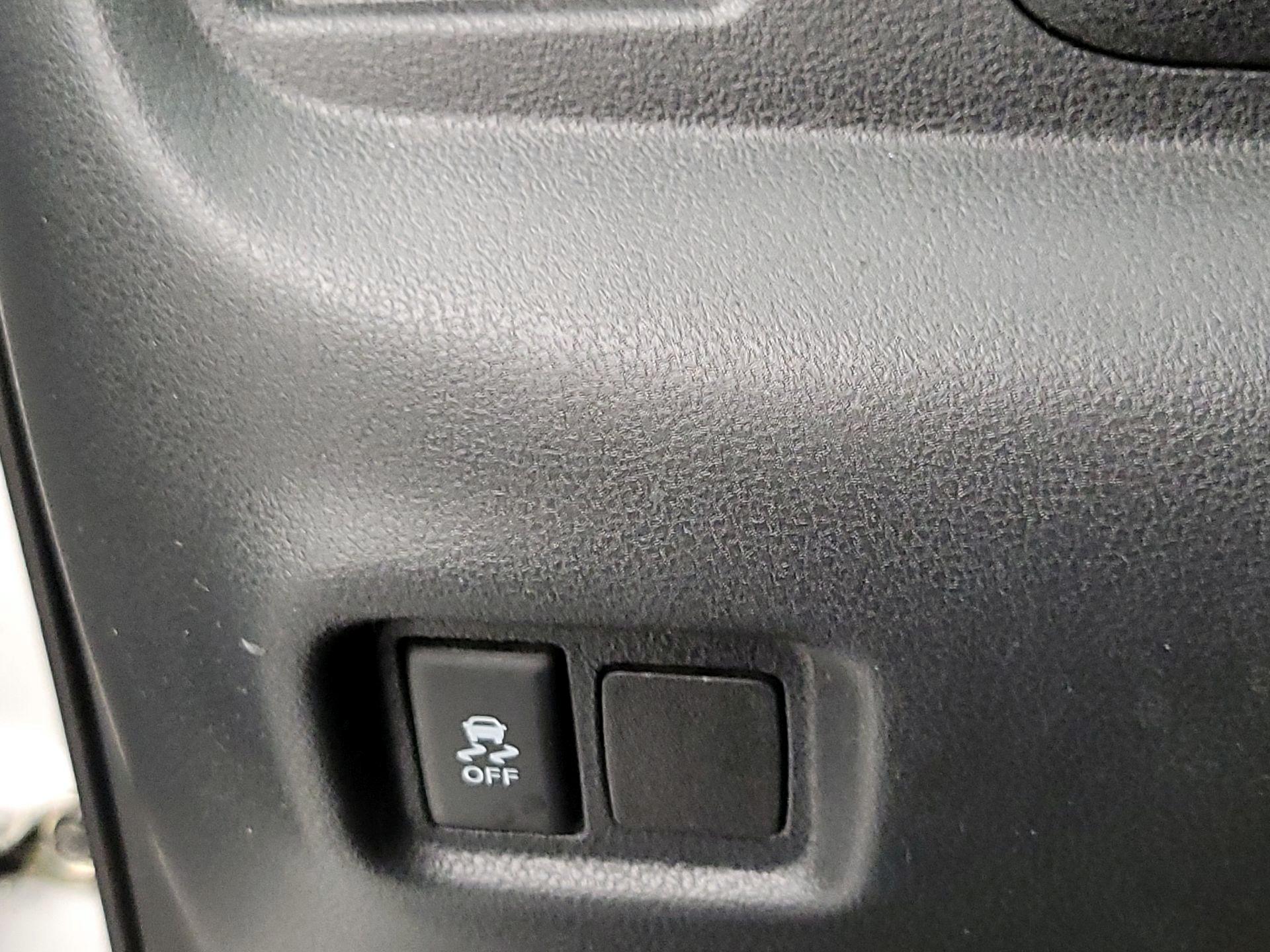 Thumbnail: 2018 Nissan Versa Note - 13