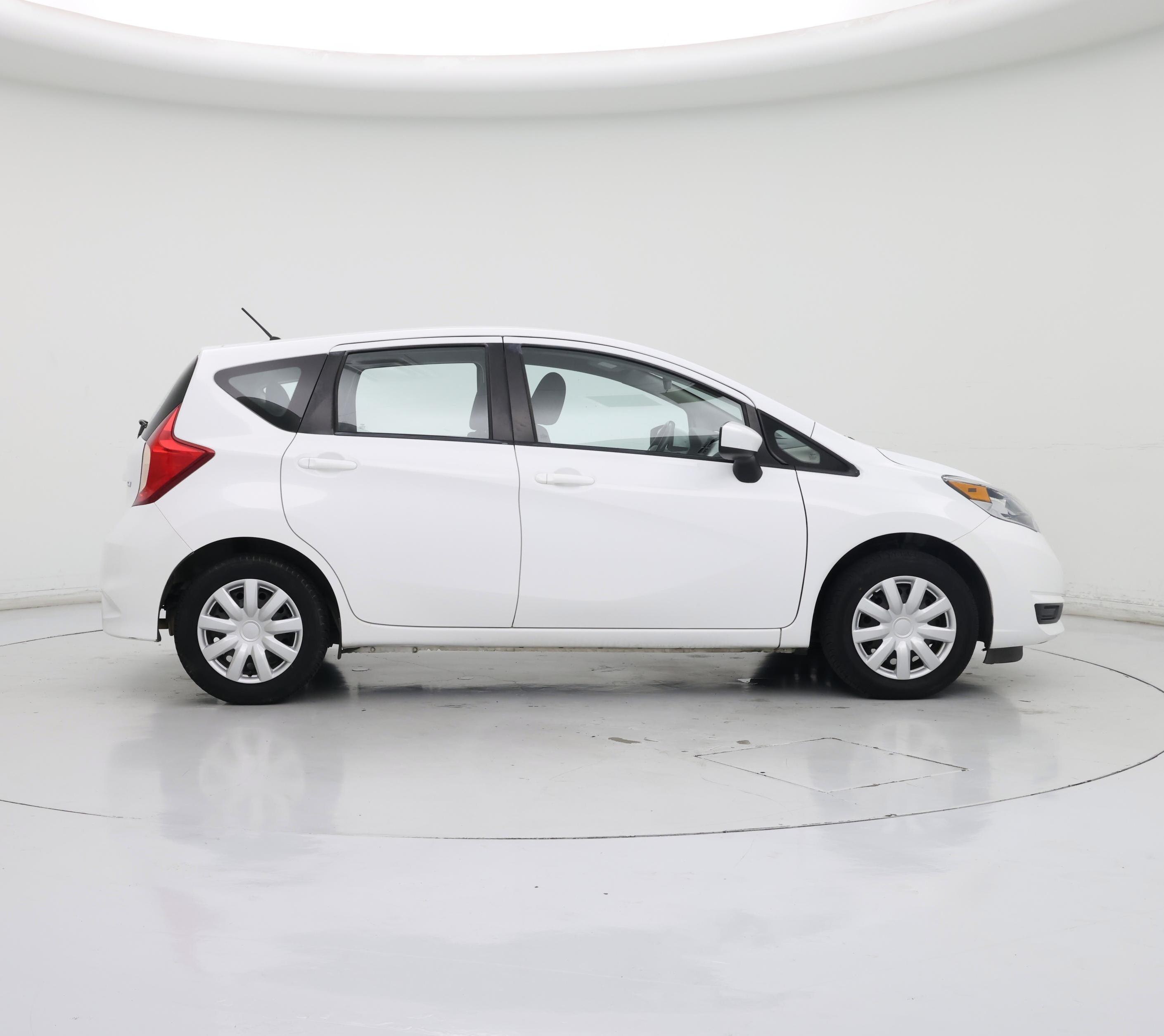 Thumbnail: 2018 Nissan Versa Note - 7