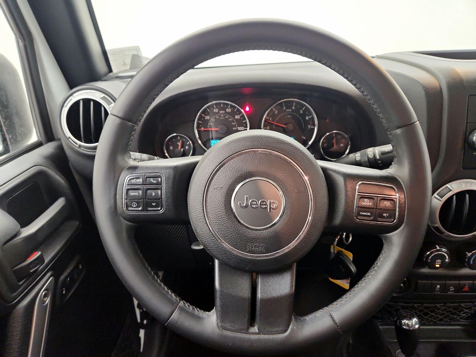 Thumbnail: 2015 Jeep Wrangler - 10