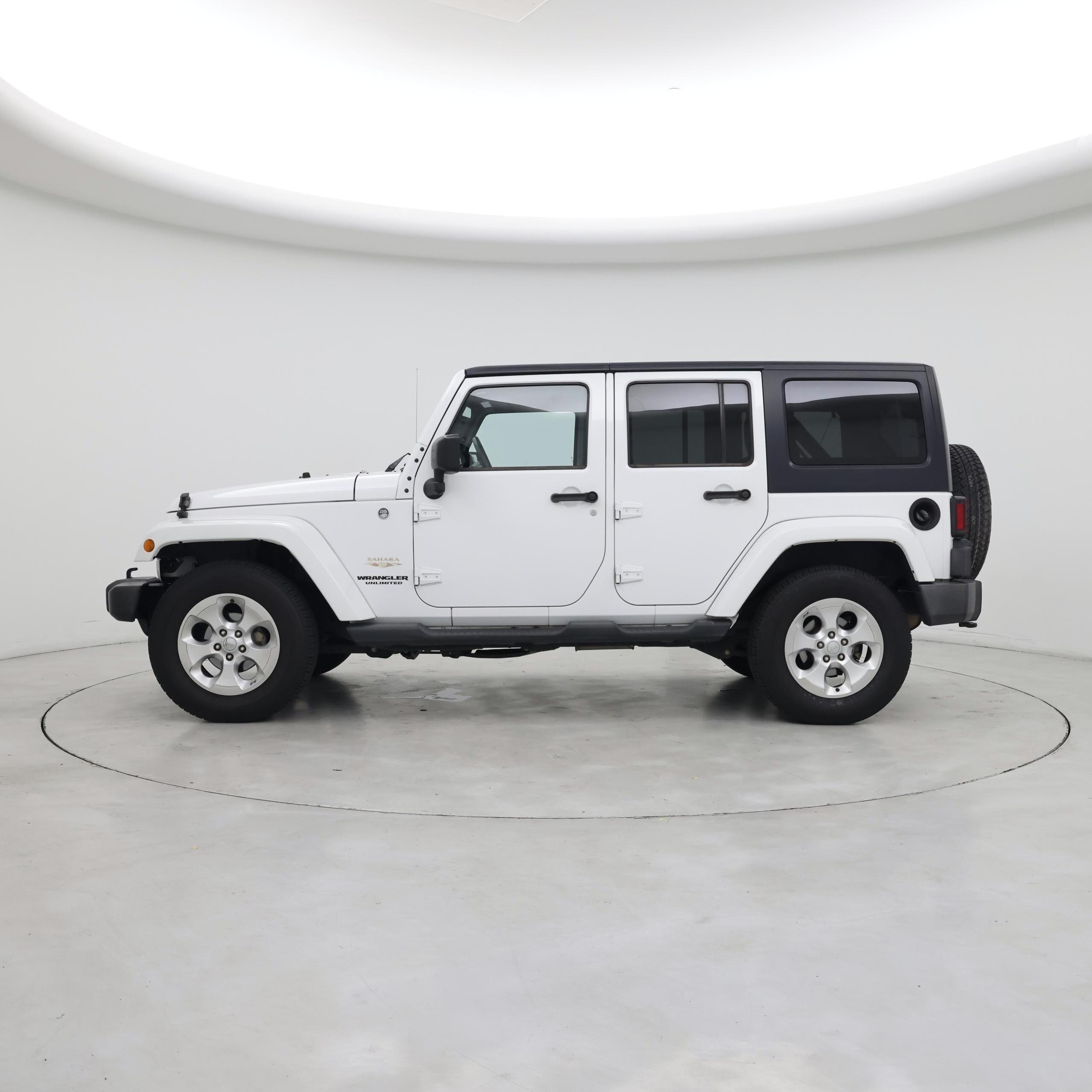 Thumbnail: 2015 Jeep Wrangler - 3