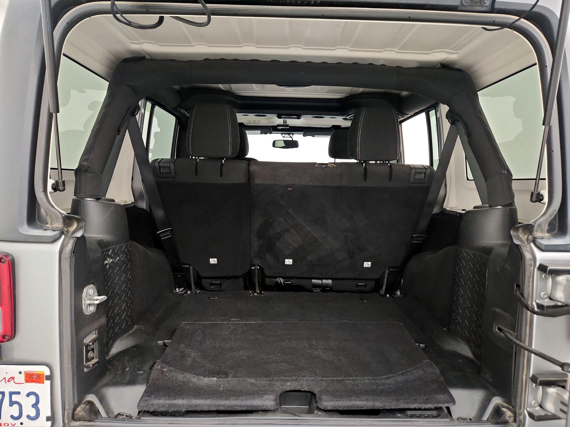Thumbnail: 2018 Jeep Wrangler - 17