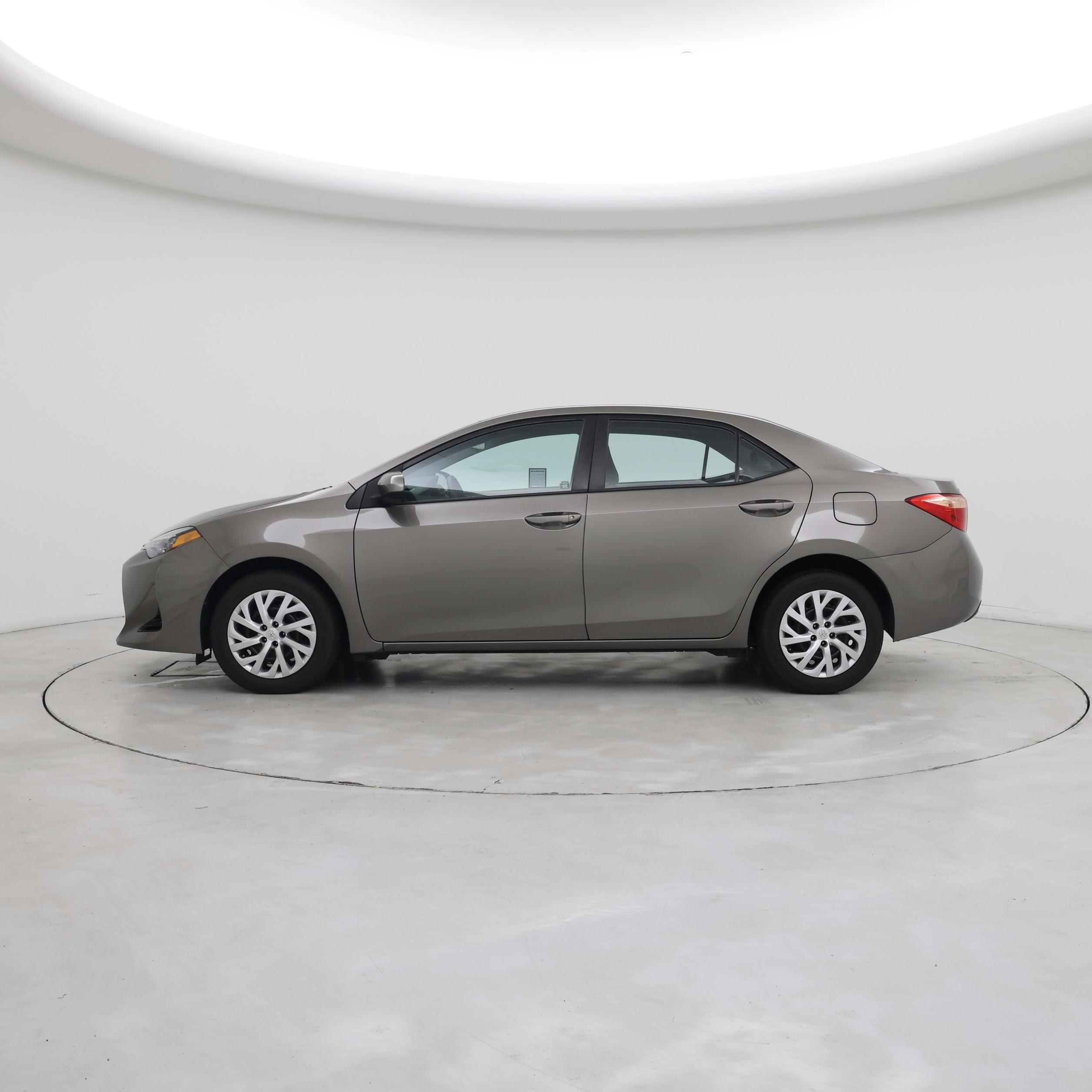 Thumbnail: 2017 Toyota Corolla - 3