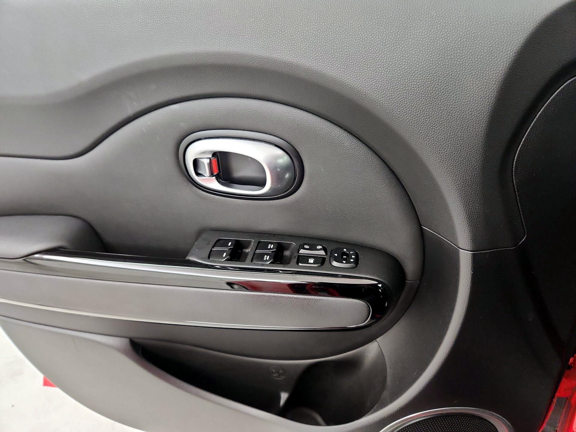 Thumbnail: 2016 Kia Soul - 12