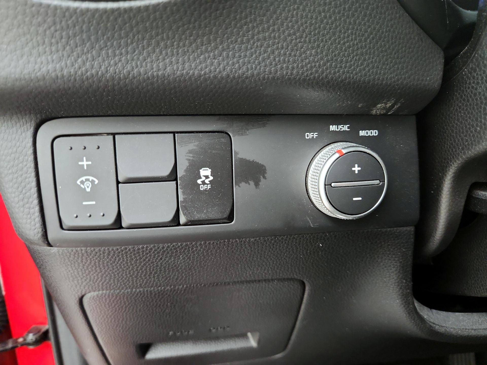 Thumbnail: 2016 Kia Soul - 13