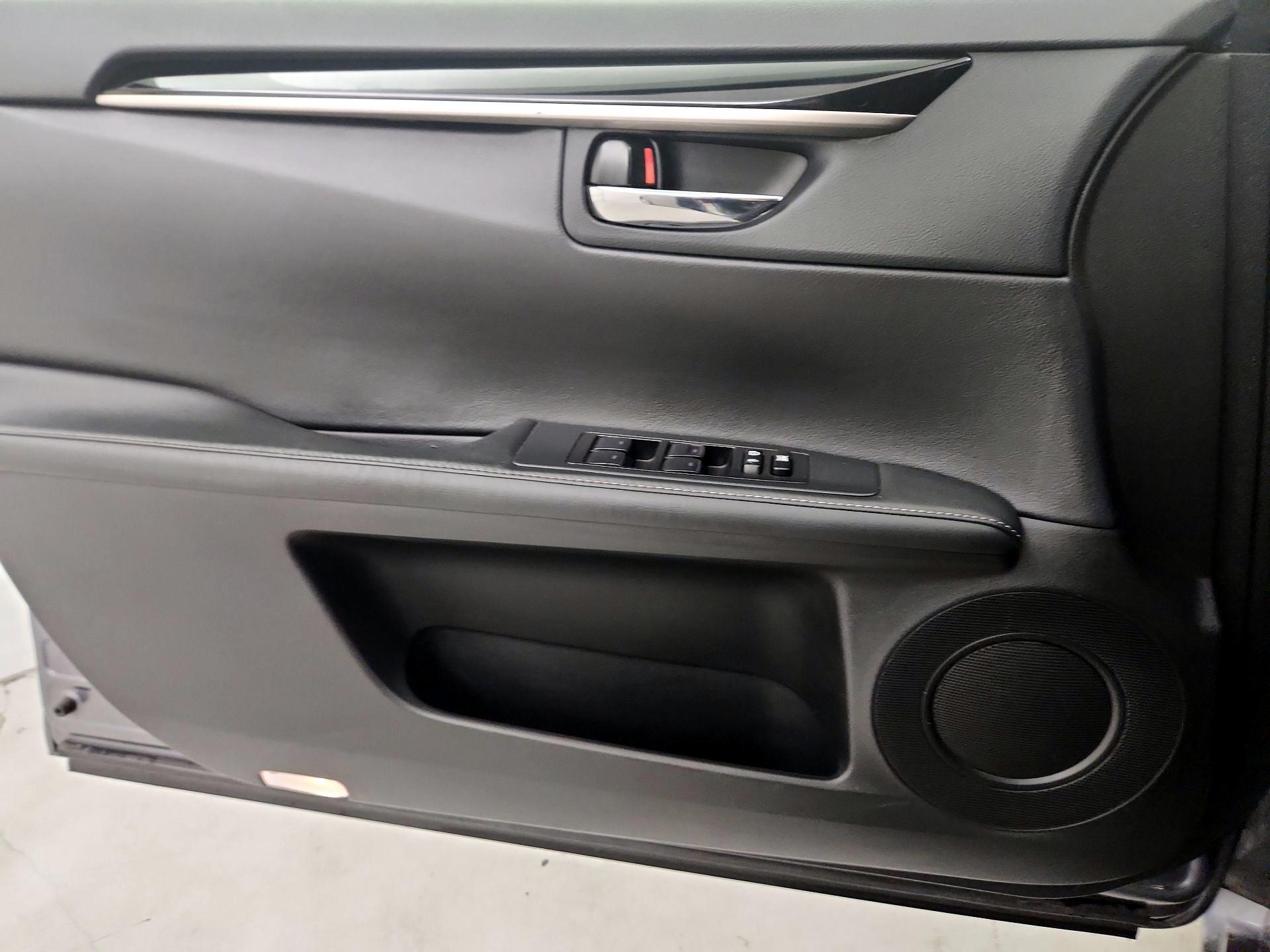 Thumbnail: 2014 Lexus ES - 12