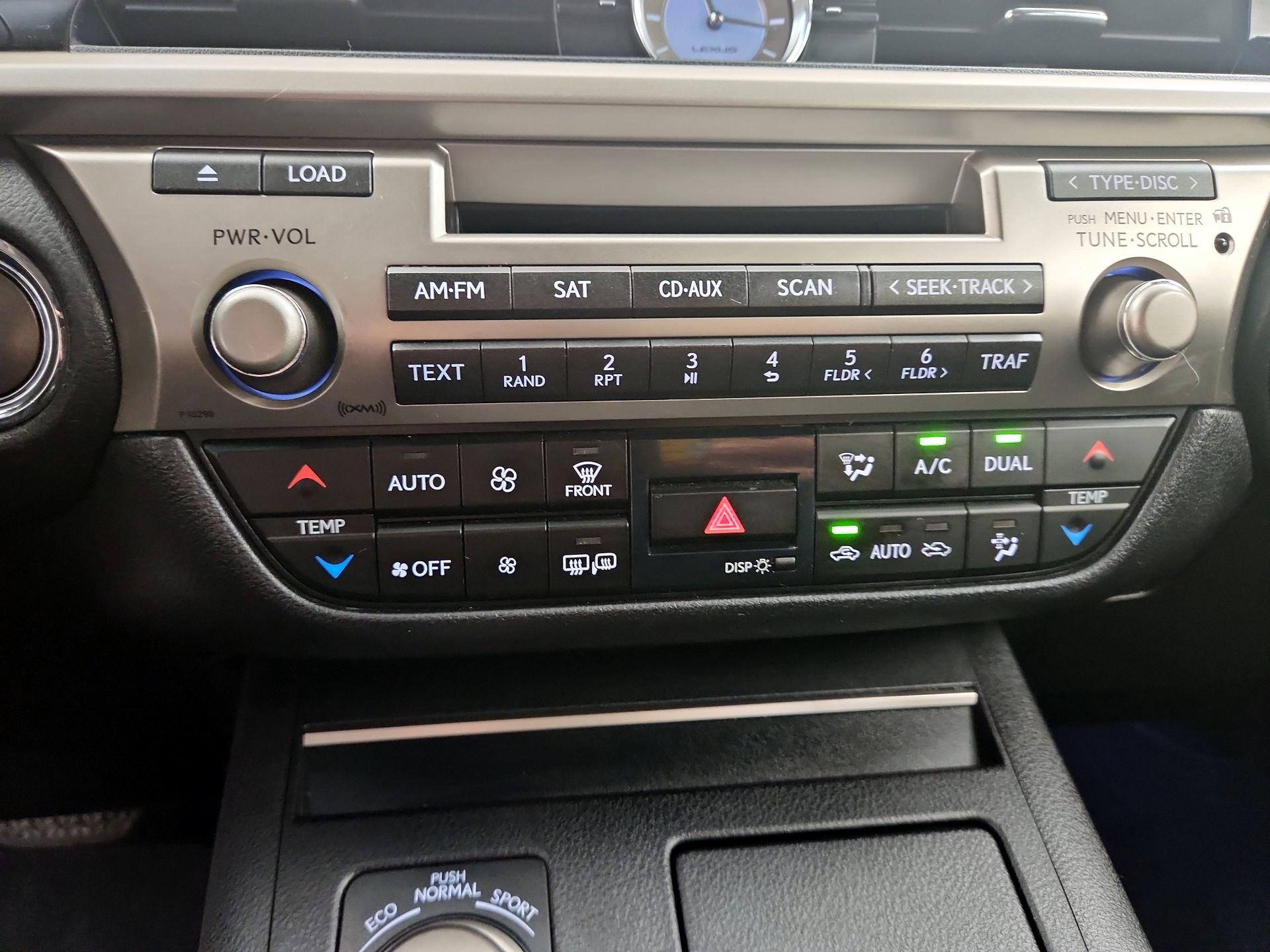 Thumbnail: 2014 Lexus ES - 15