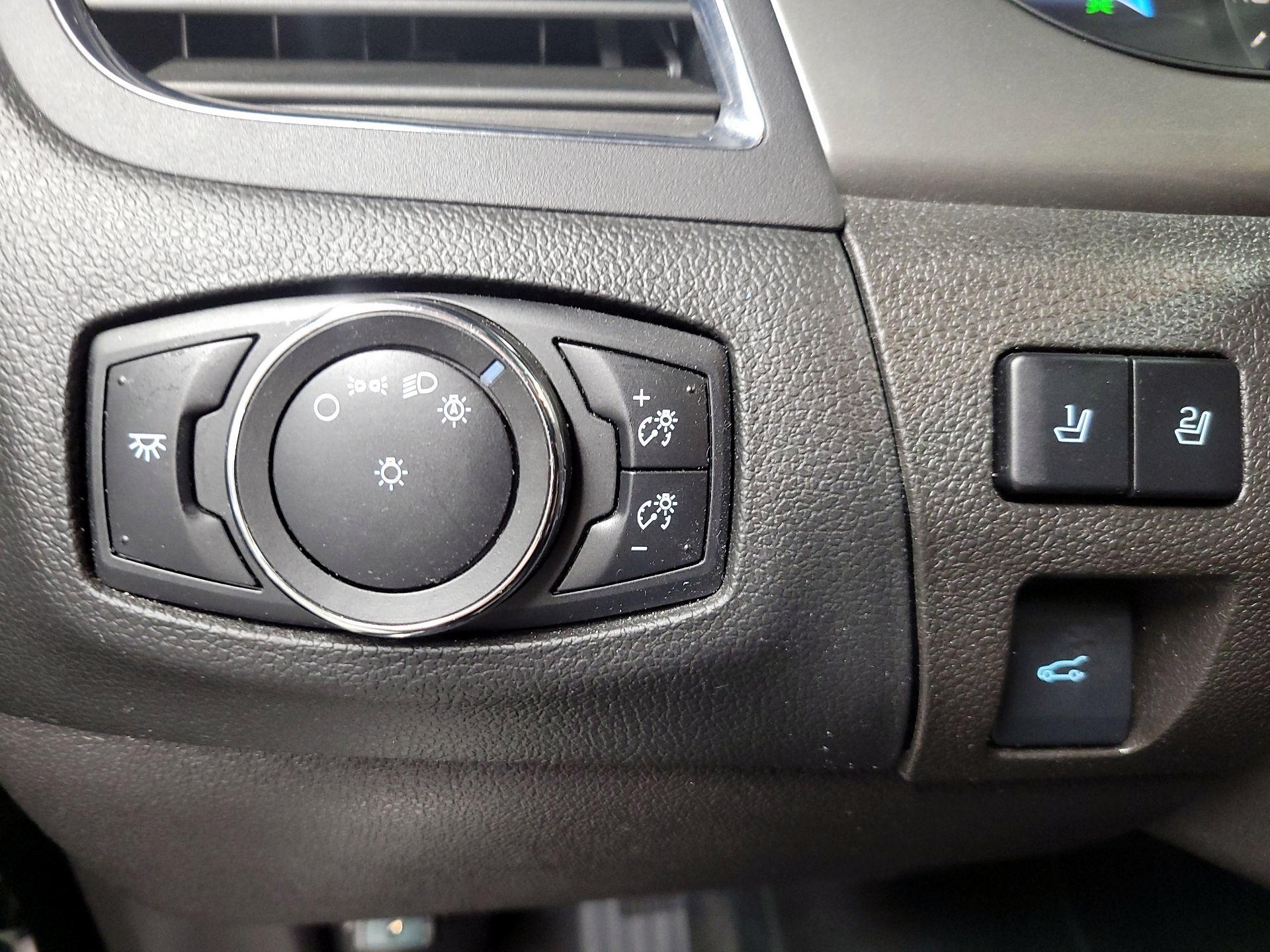 Thumbnail: 2014 Ford Edge - 13