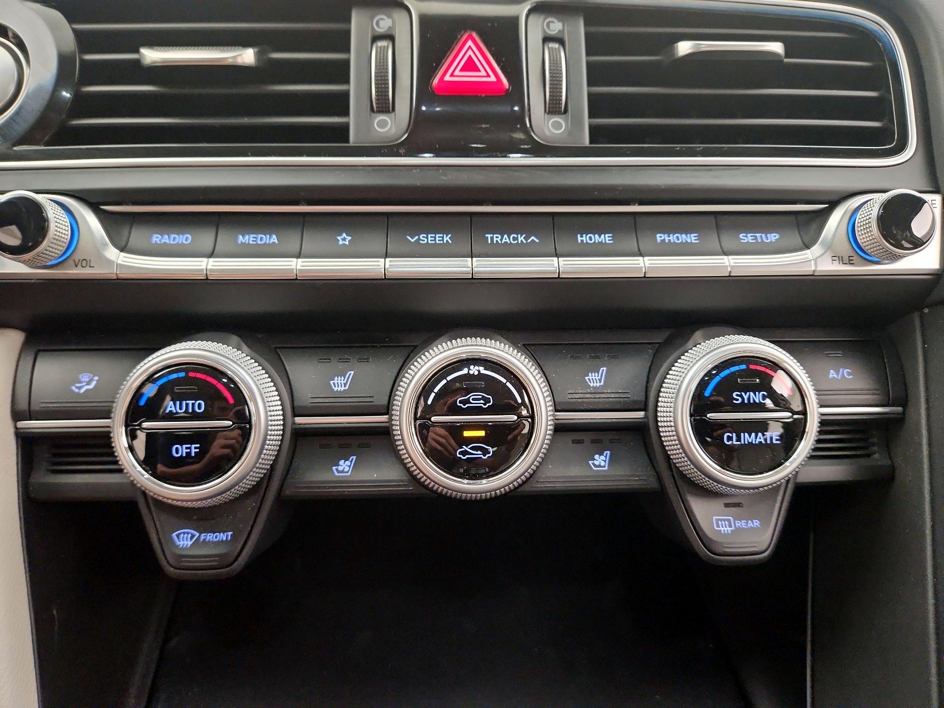 Thumbnail: 2020 Genesis G70 - 16