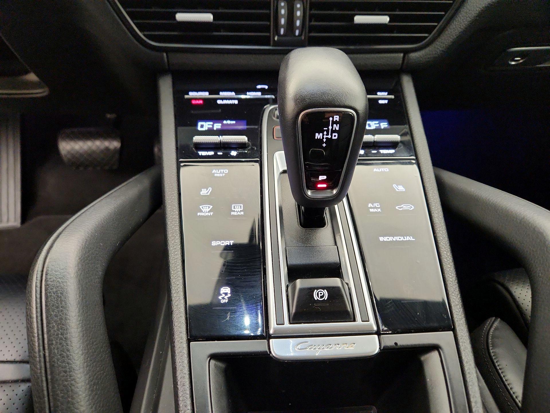 Thumbnail: 2019 Porsche Cayenne - 18