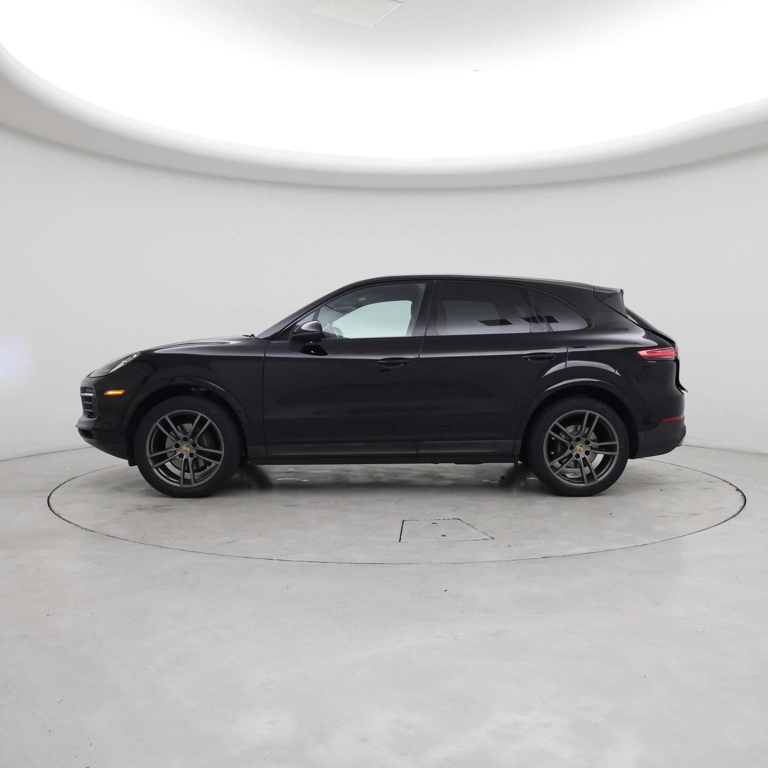 Thumbnail: 2019 Porsche Cayenne - 3