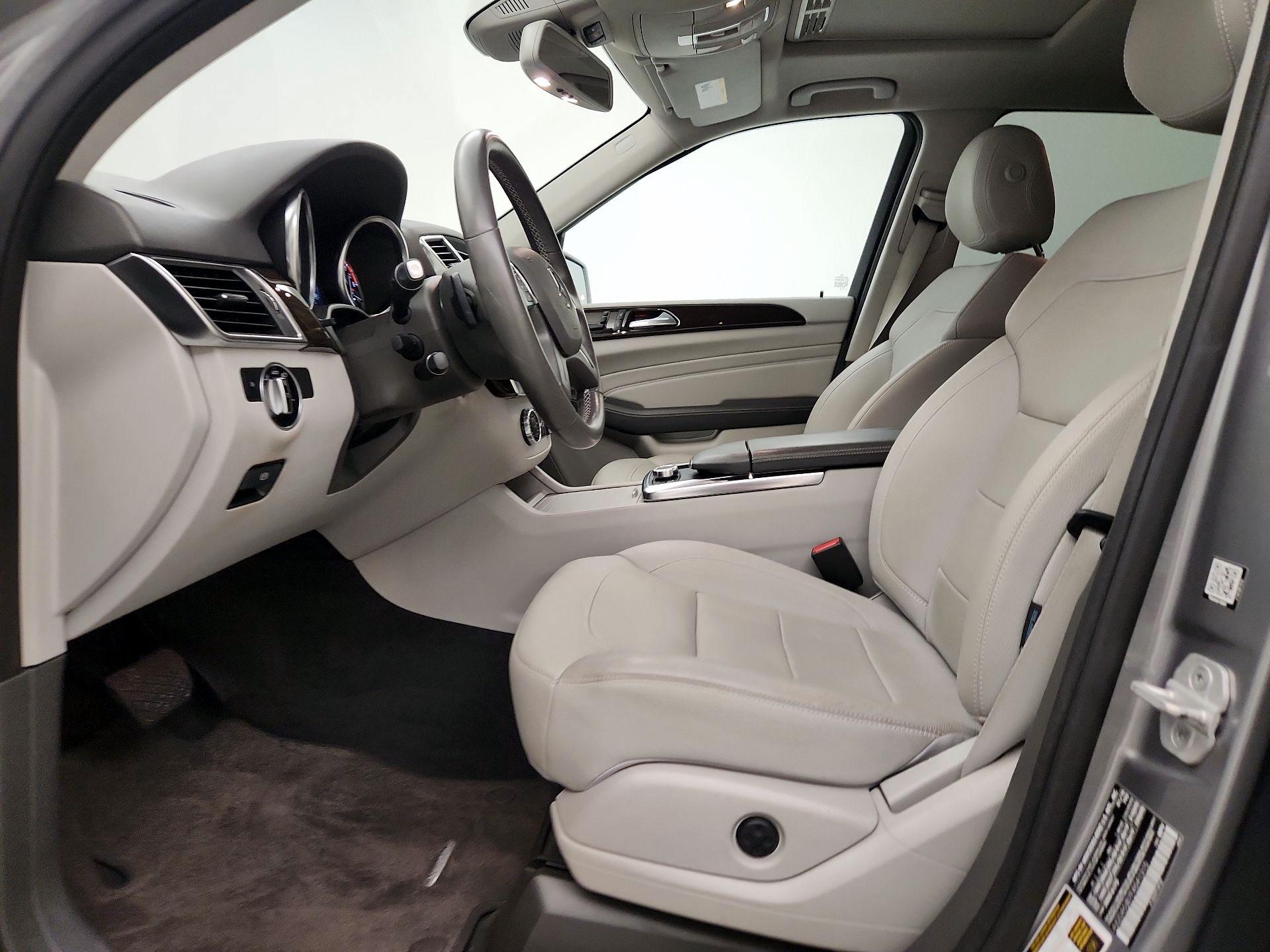 Thumbnail: 2015 Mercedes-Benz M-Class - 11
