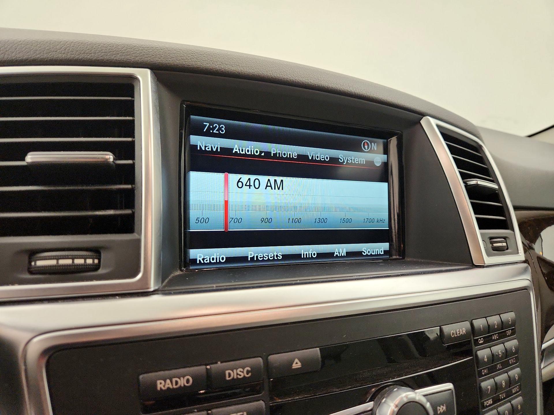 Thumbnail: 2015 Mercedes-Benz M-Class - 15
