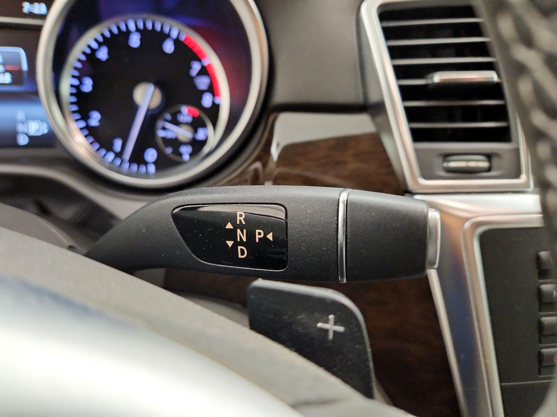 Thumbnail: 2015 Mercedes-Benz M-Class - 17