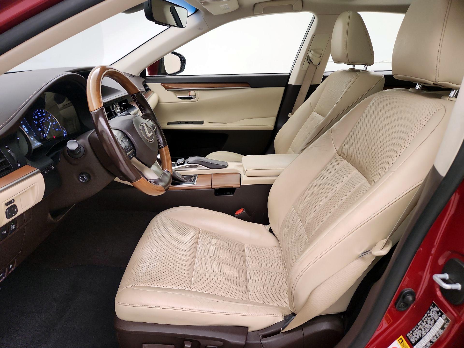 Thumbnail: 2017 Lexus ES - 11