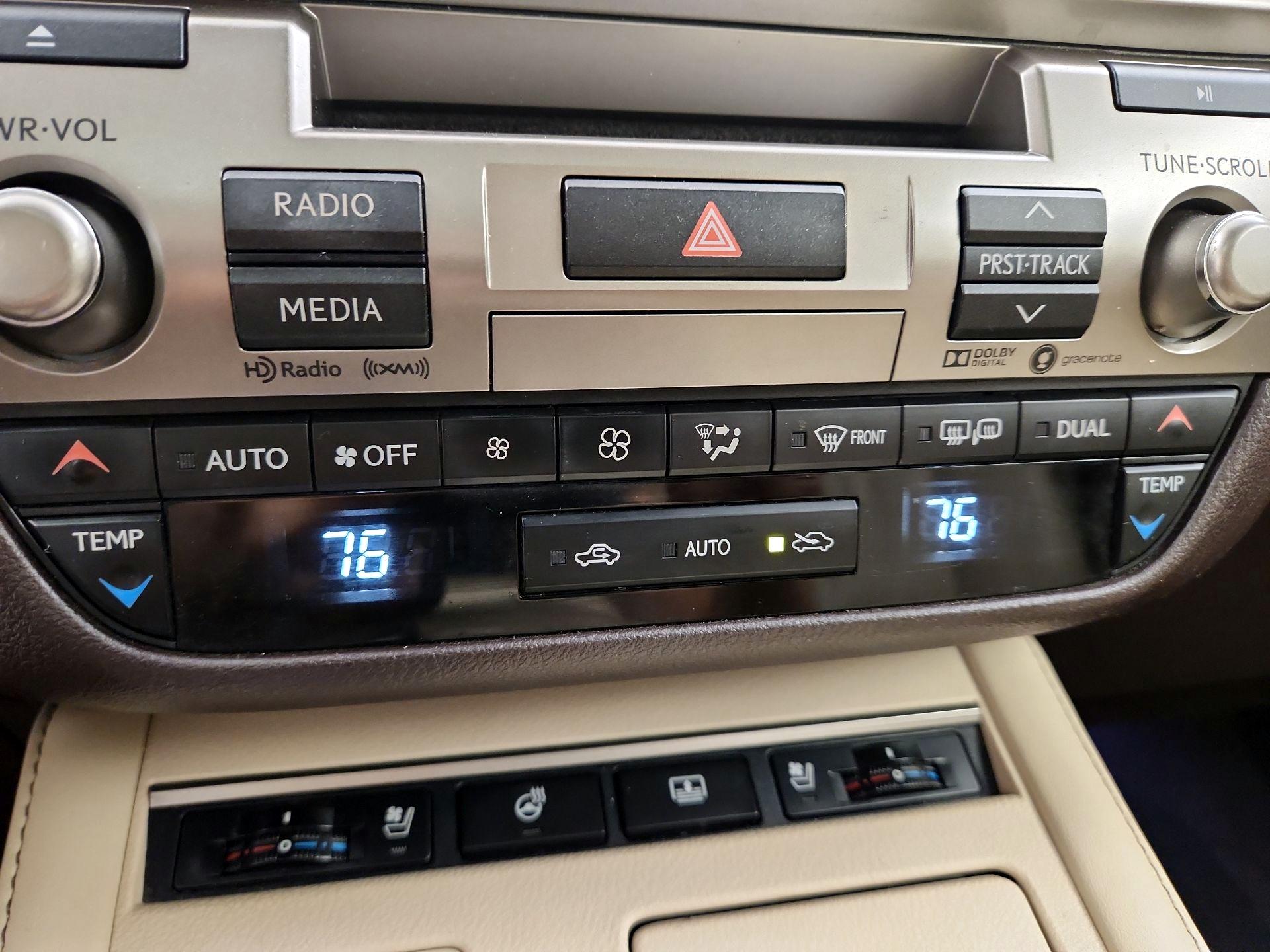 Thumbnail: 2017 Lexus ES - 17