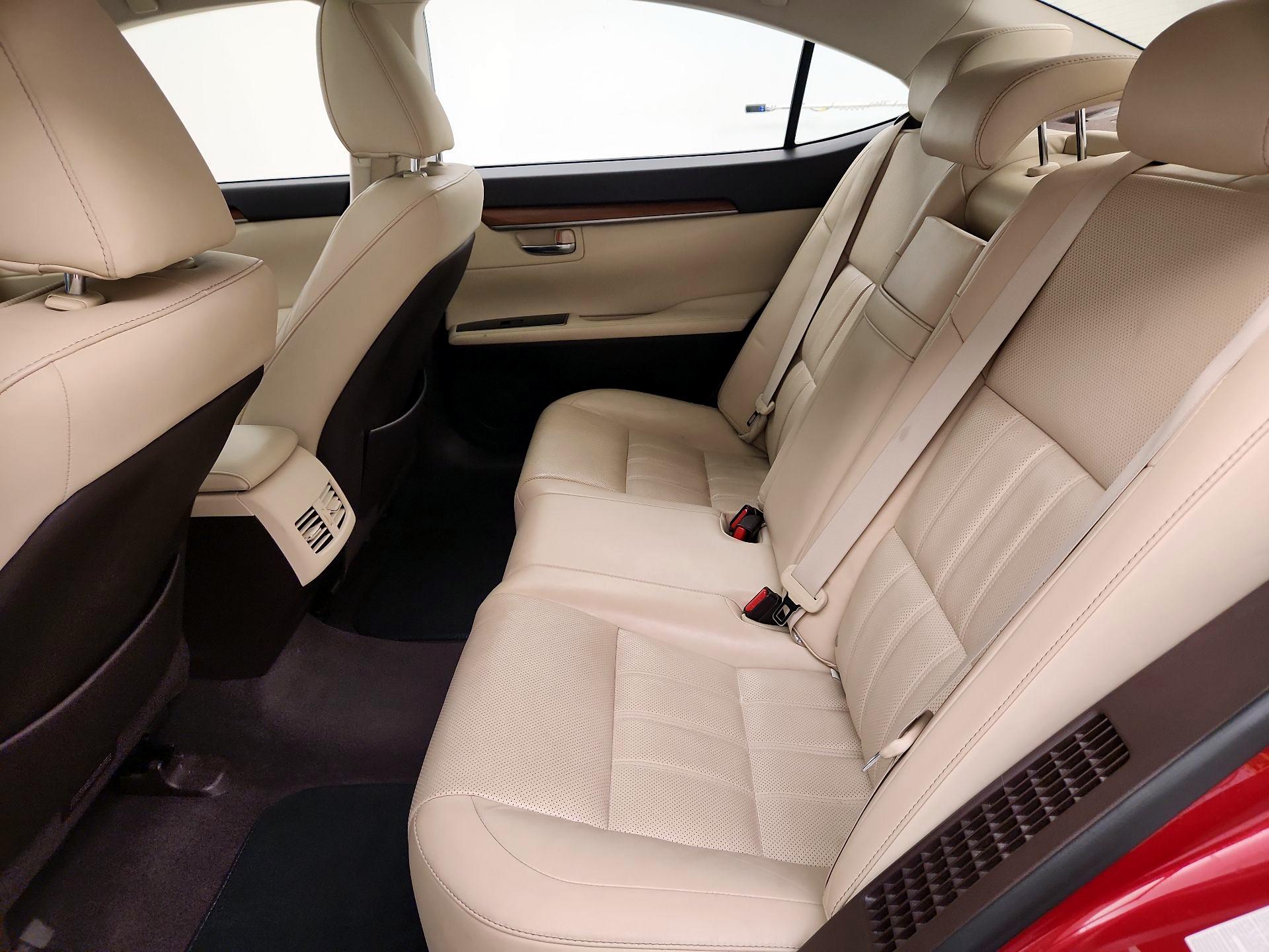 Thumbnail: 2017 Lexus ES - 20