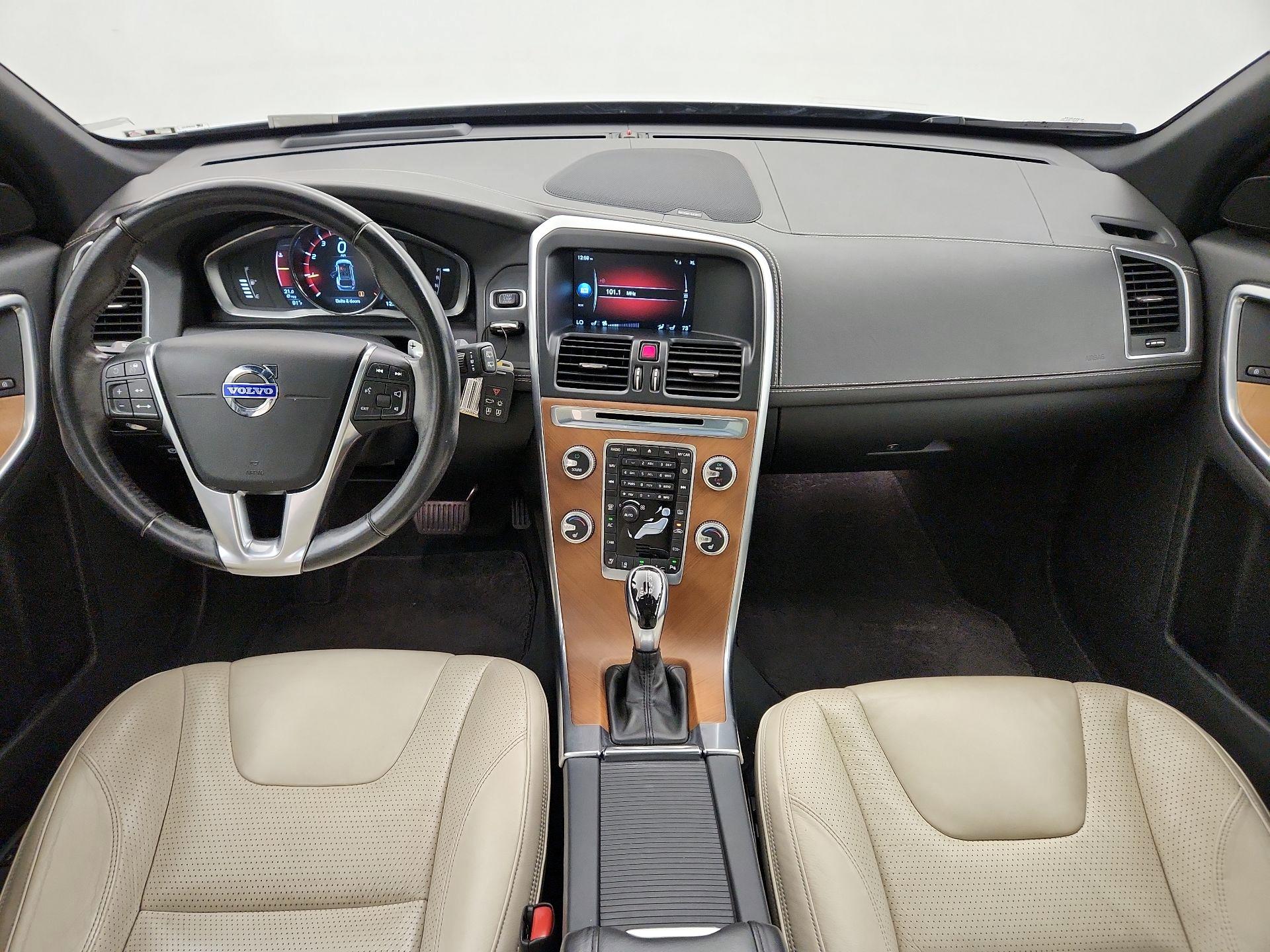 Thumbnail: 2015 Volvo XC60 - 9