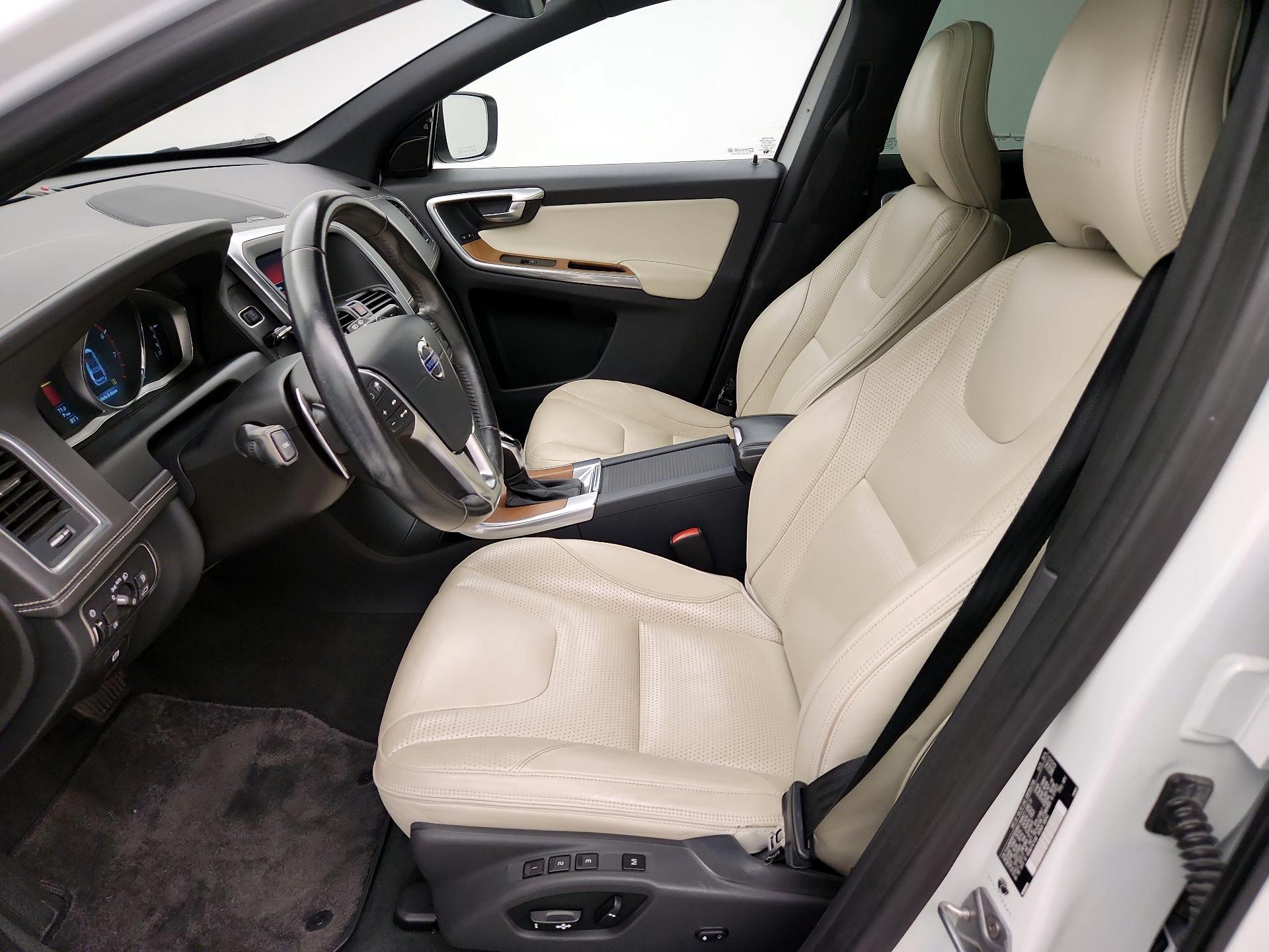 Thumbnail: 2015 Volvo XC60 - 11