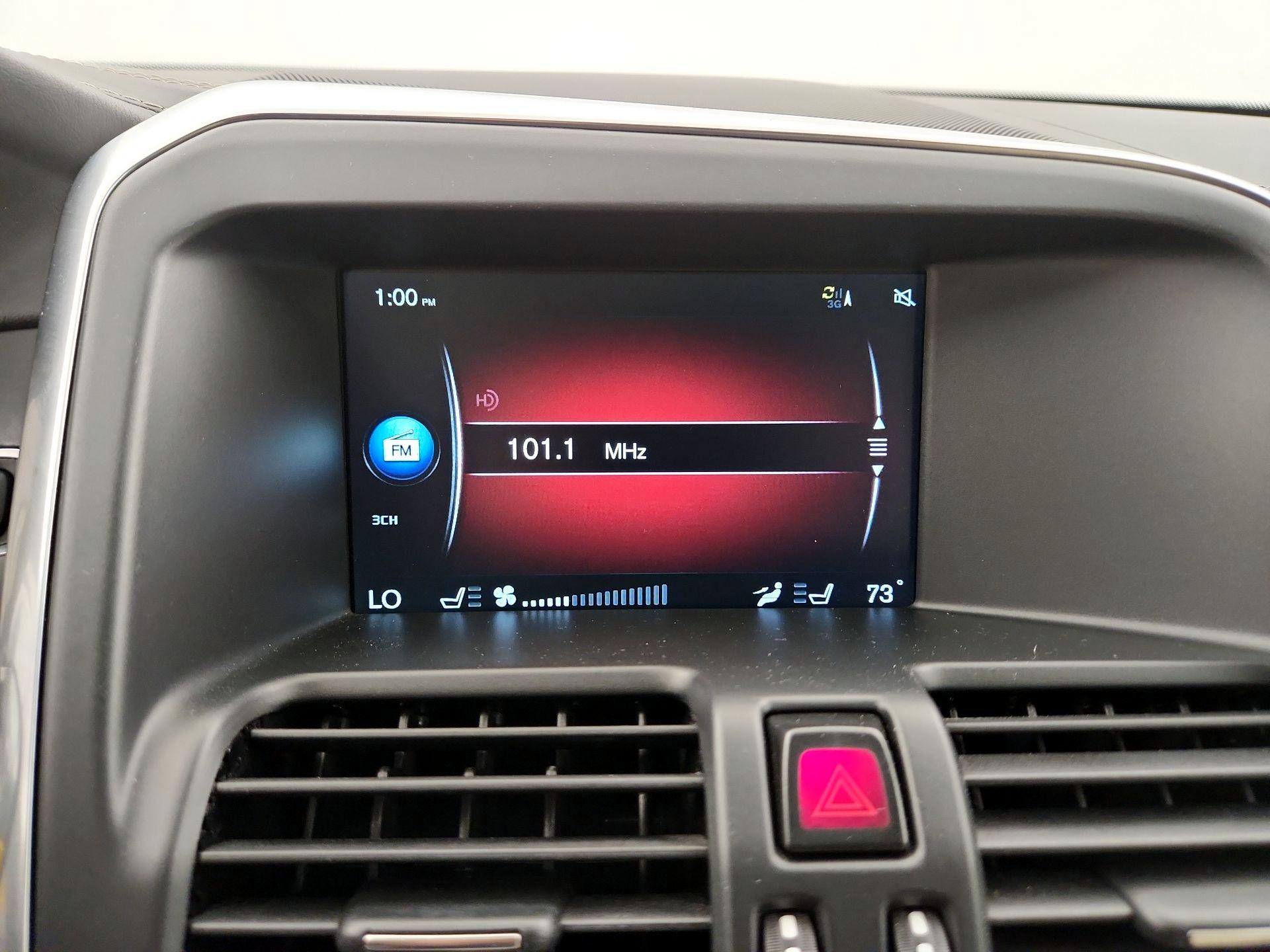 Thumbnail: 2015 Volvo XC60 - 16