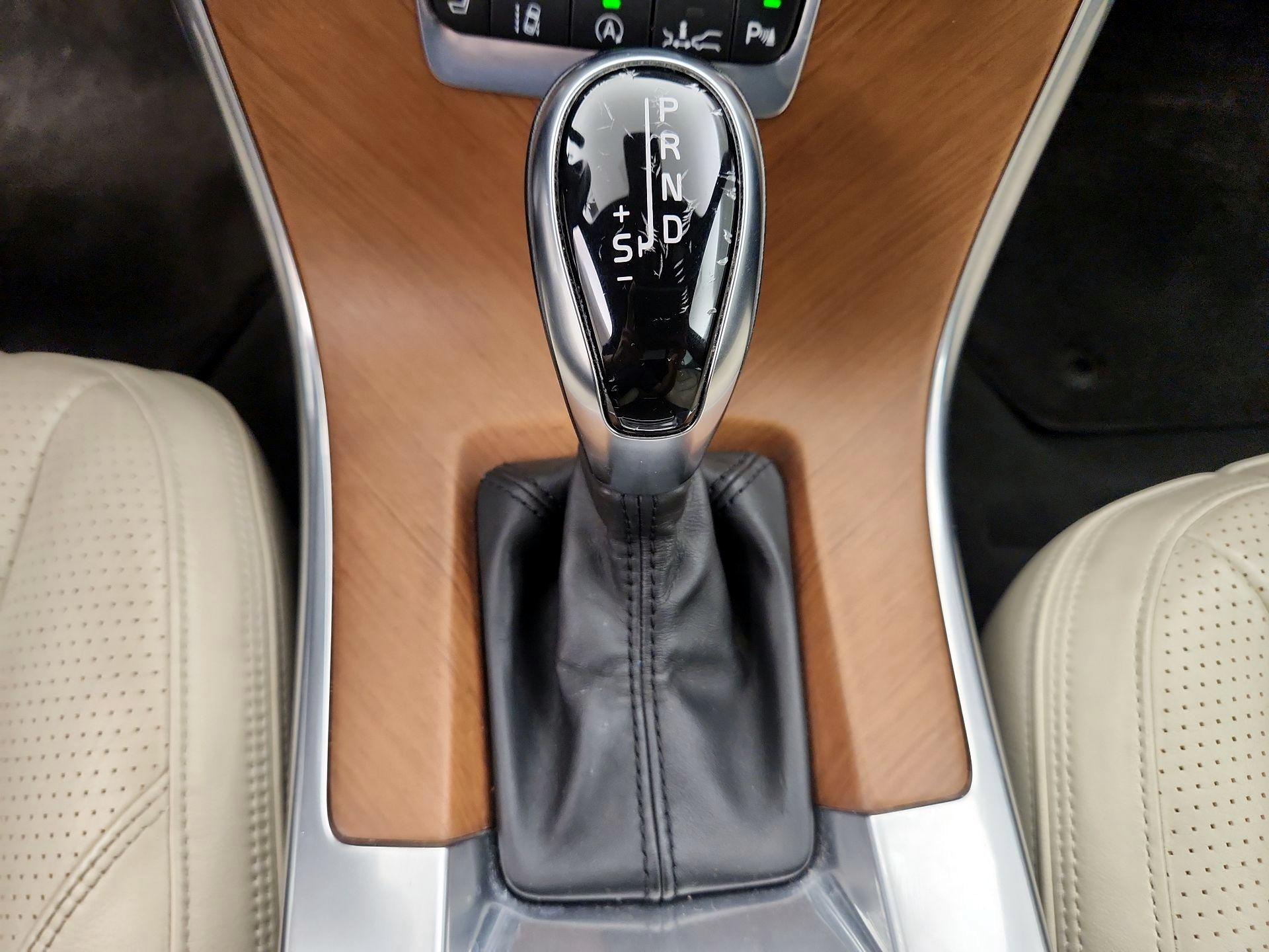Thumbnail: 2015 Volvo XC60 - 18