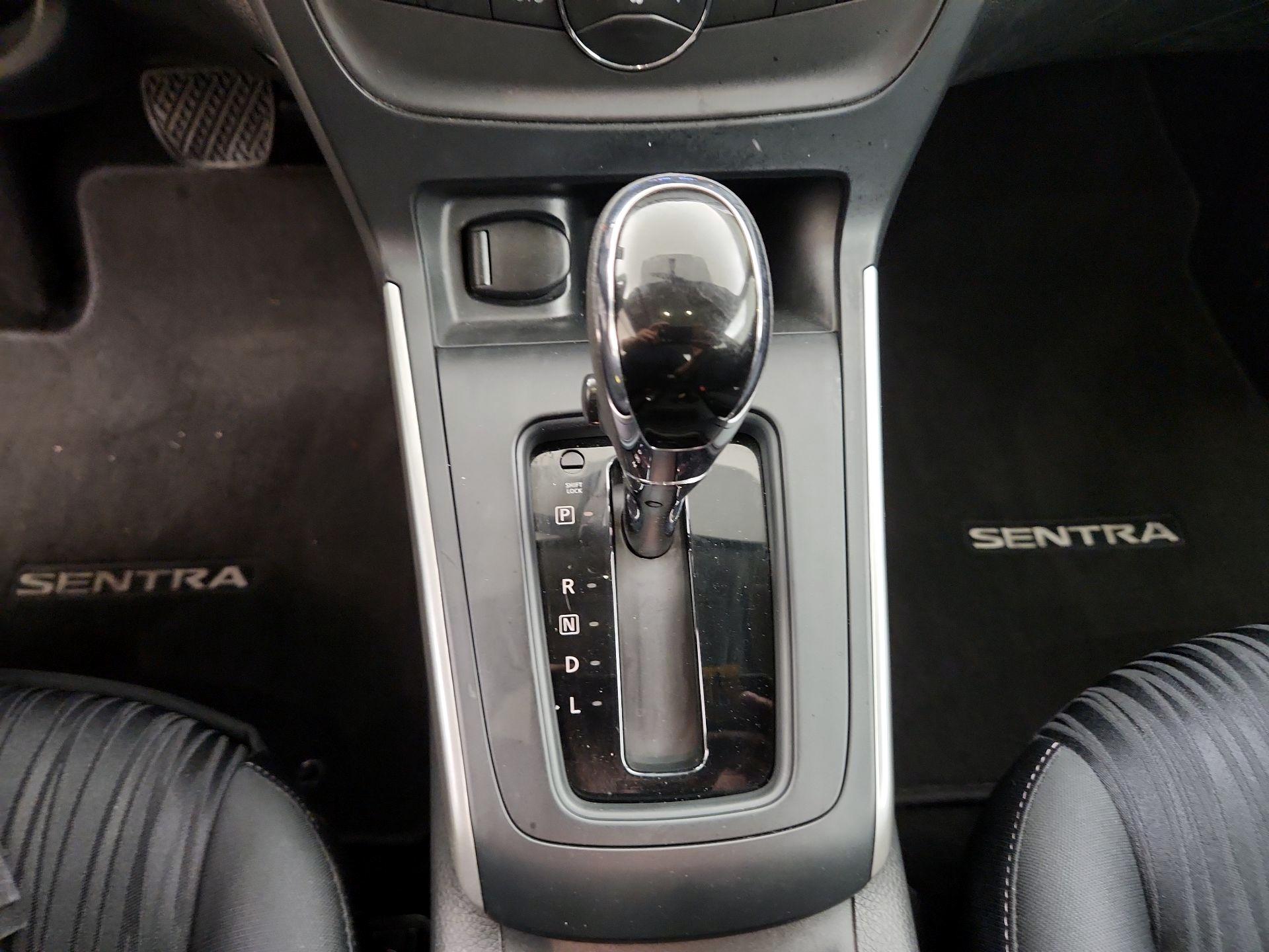 Thumbnail: 2019 Nissan Sentra - 17
