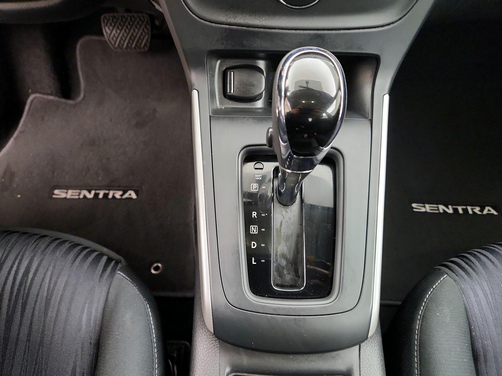 Thumbnail: 2019 Nissan Sentra - 17