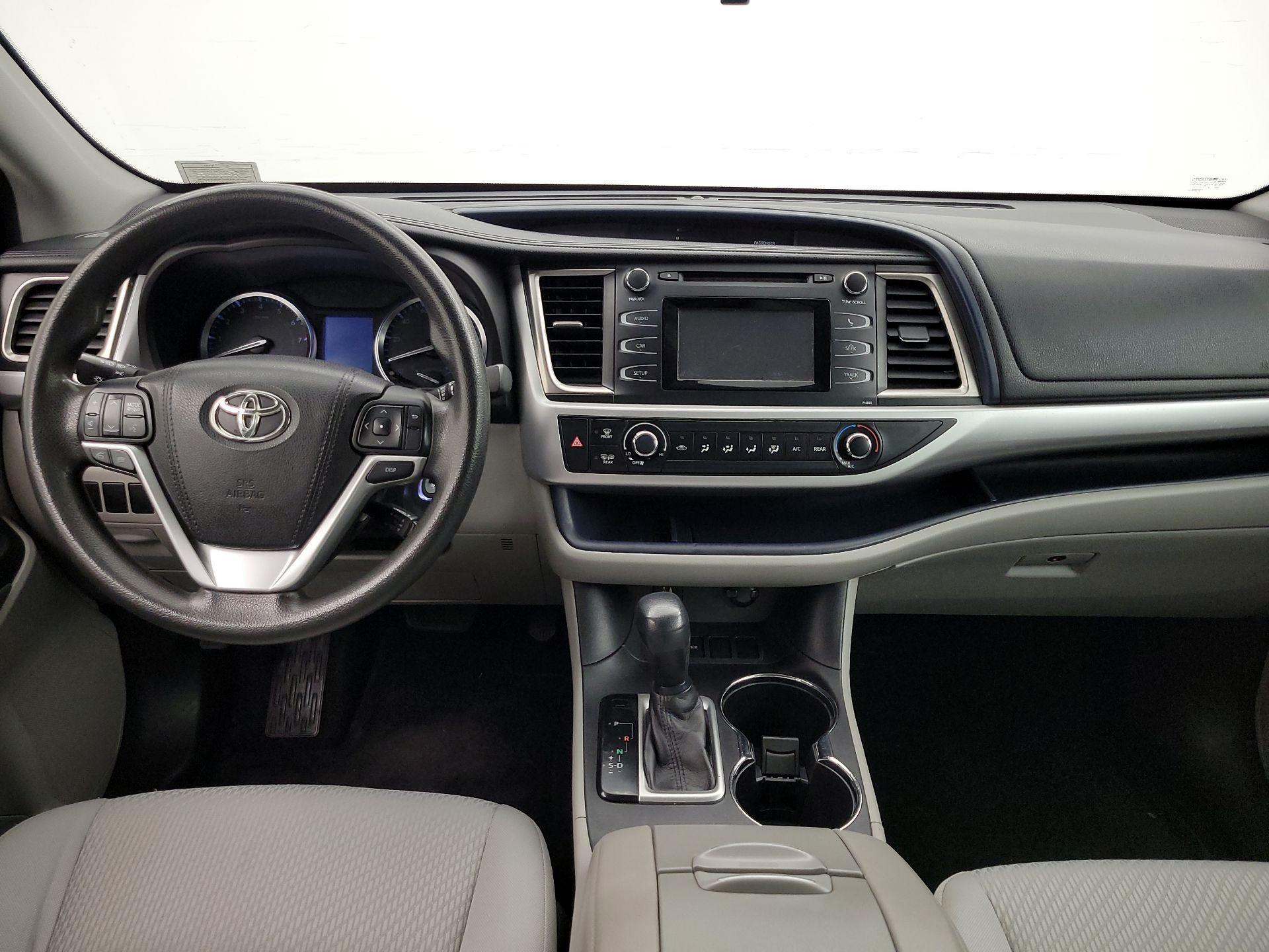 Thumbnail: 2016 Toyota Highlander - 9