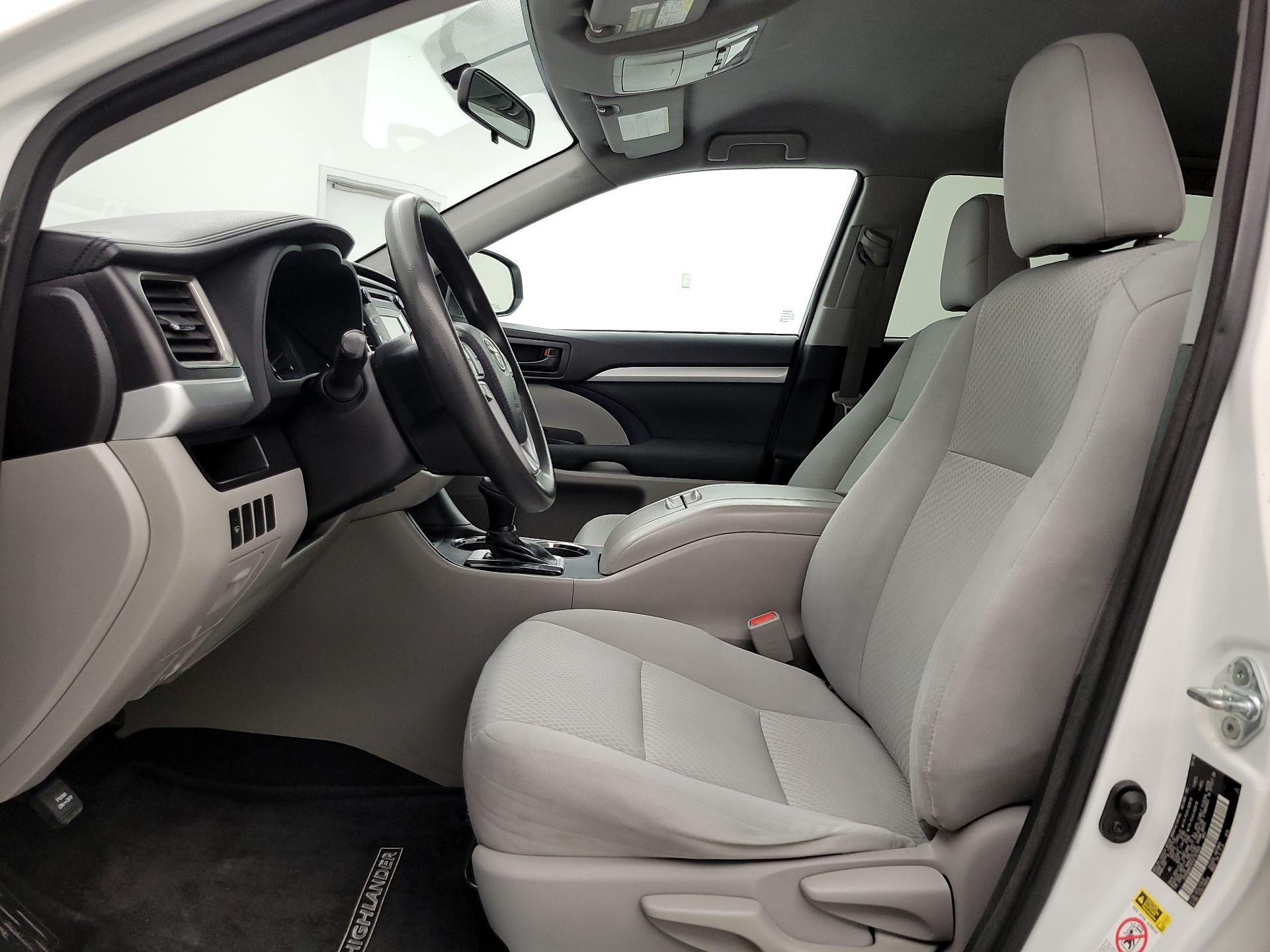 Thumbnail: 2016 Toyota Highlander - 11