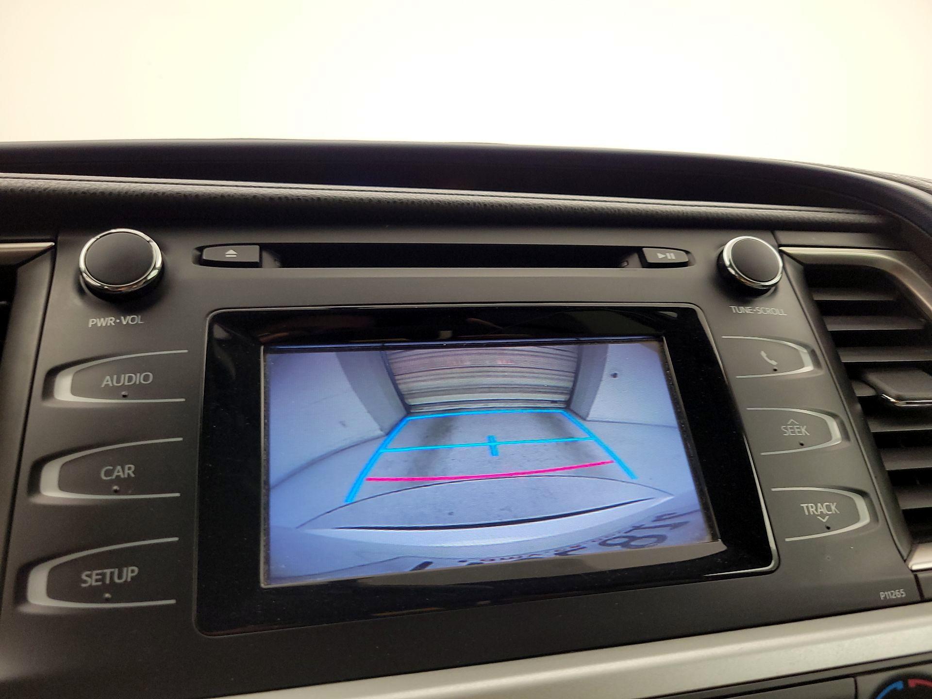 Thumbnail: 2016 Toyota Highlander - 14