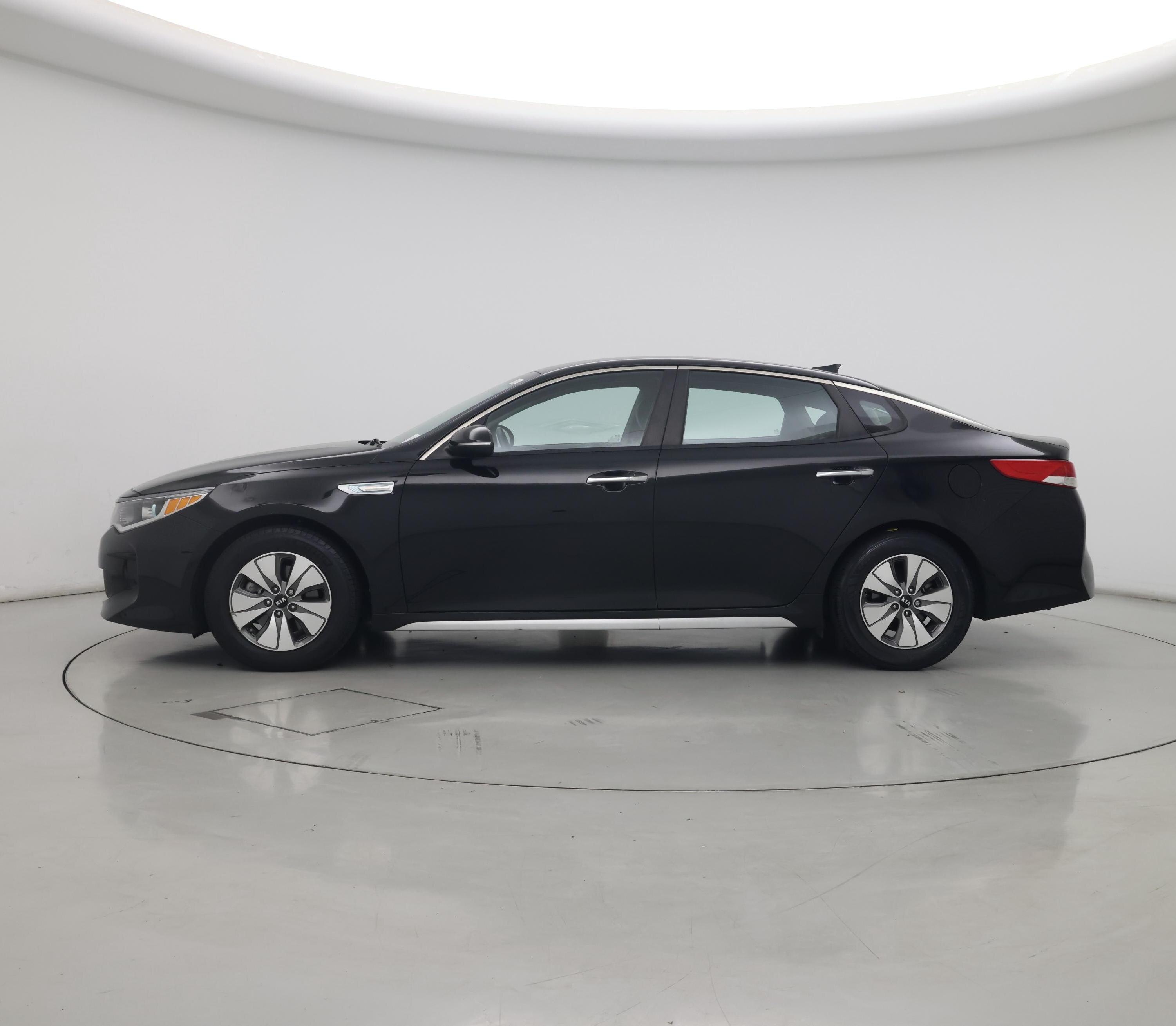 Thumbnail: 2017 Kia Optima - 3