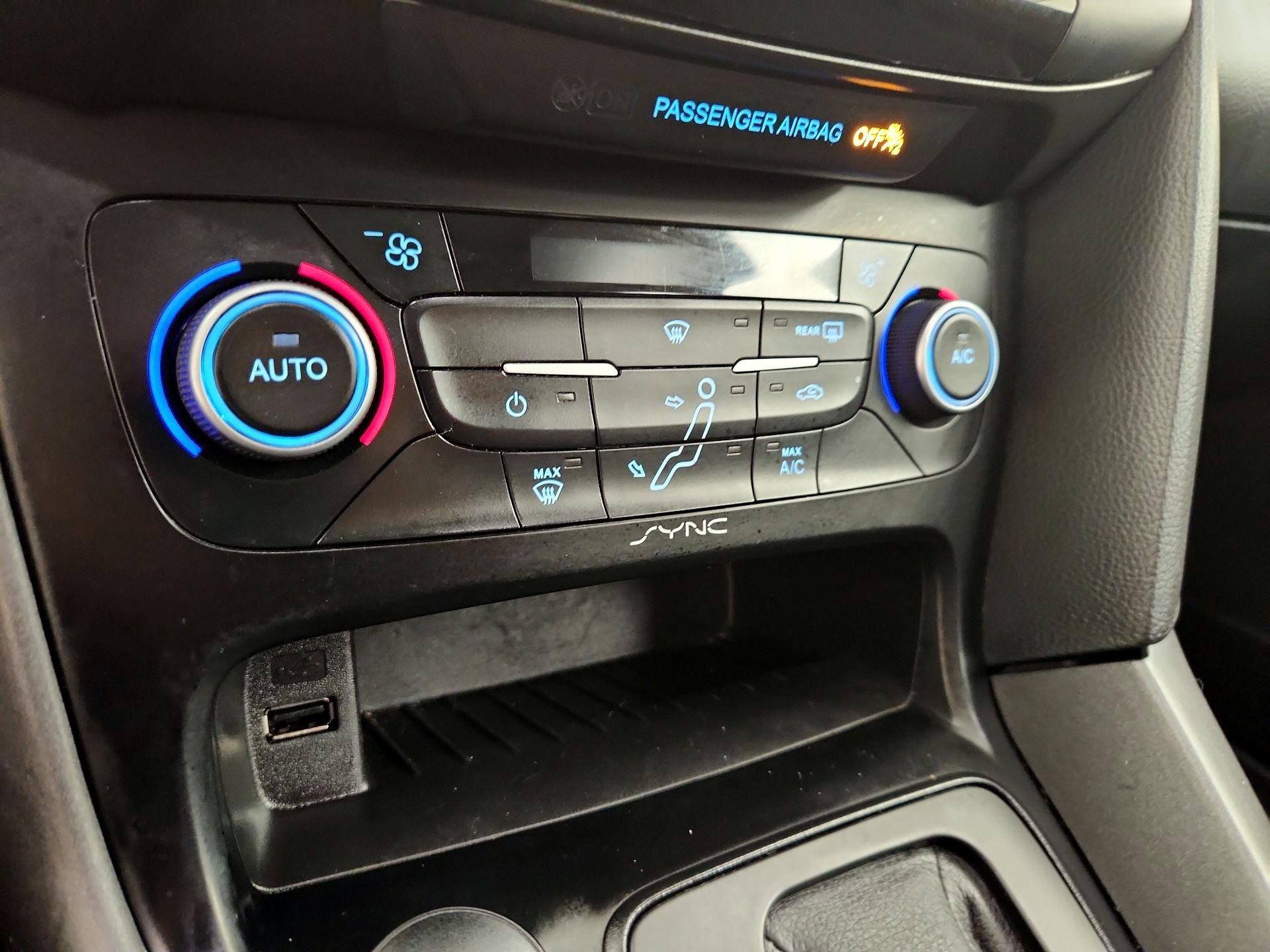 Thumbnail: 2018 Ford Focus - 16