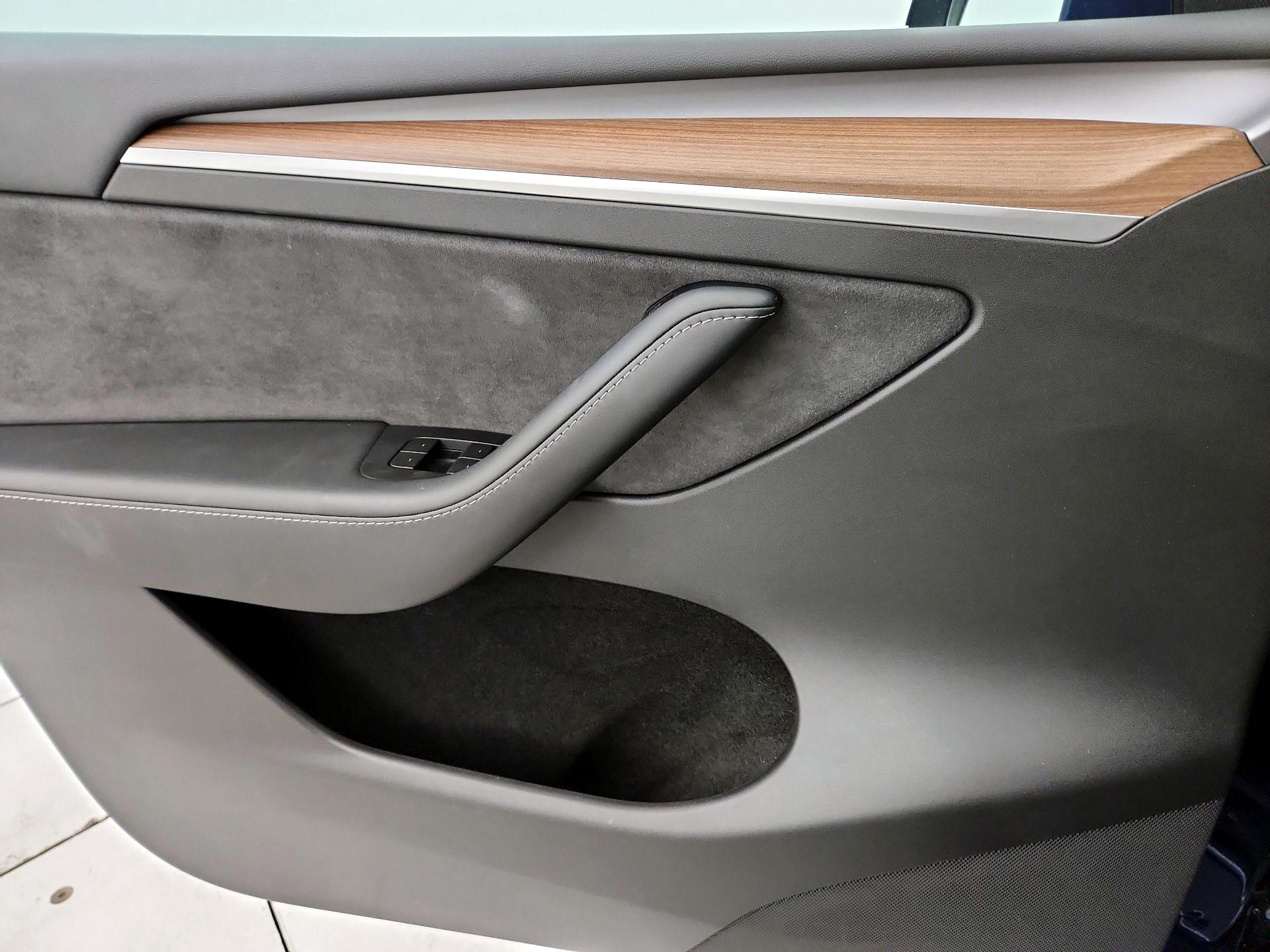 Thumbnail: 2022 Tesla Model Y - 12