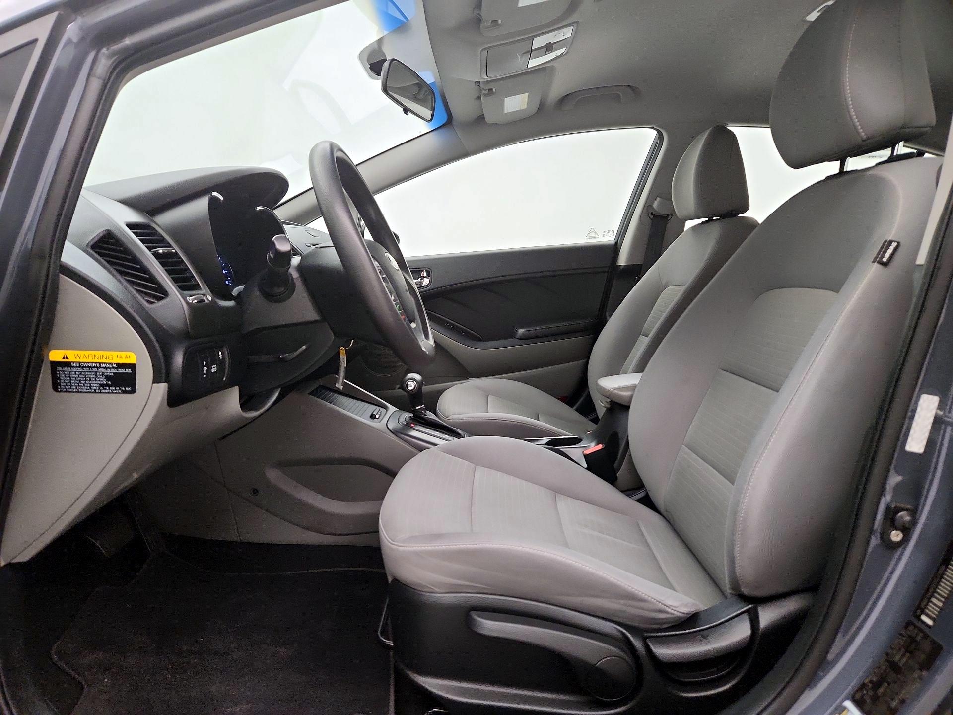 Thumbnail: 2016 Kia Forte - 11