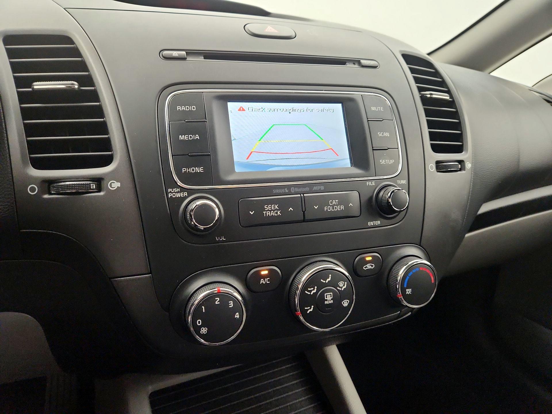 Thumbnail: 2016 Kia Forte - 14