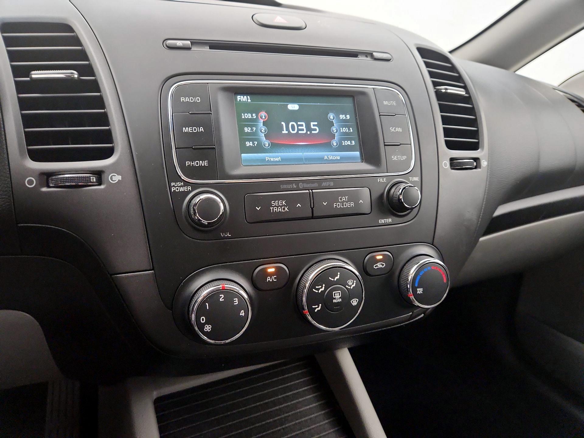 Thumbnail: 2016 Kia Forte - 15