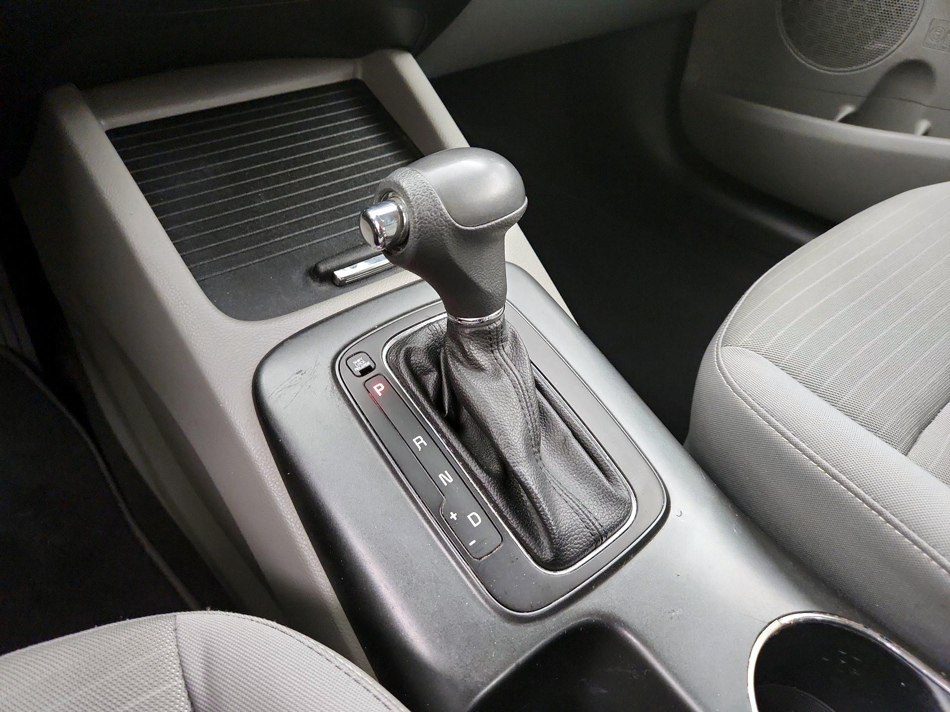 Thumbnail: 2016 Kia Forte - 17