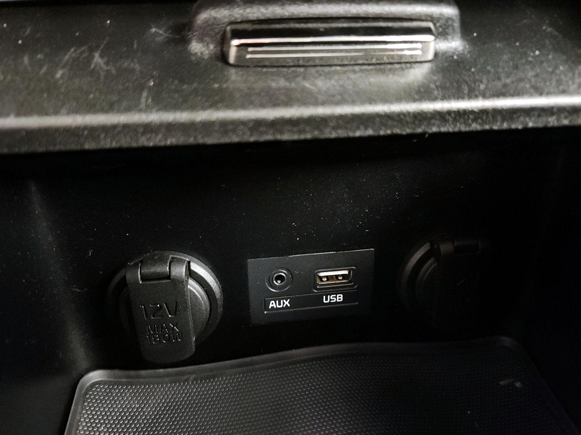 Thumbnail: 2016 Kia Forte - 18