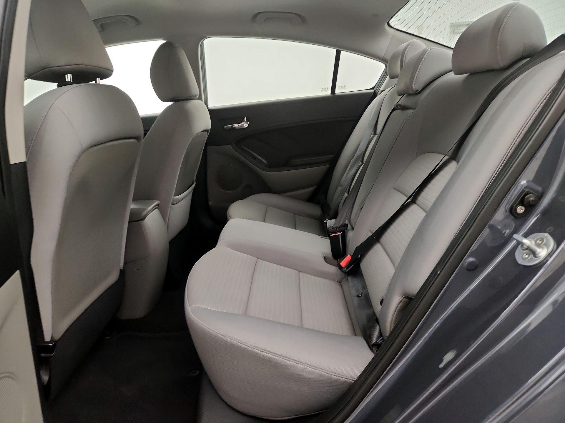 Thumbnail: 2016 Kia Forte - 19
