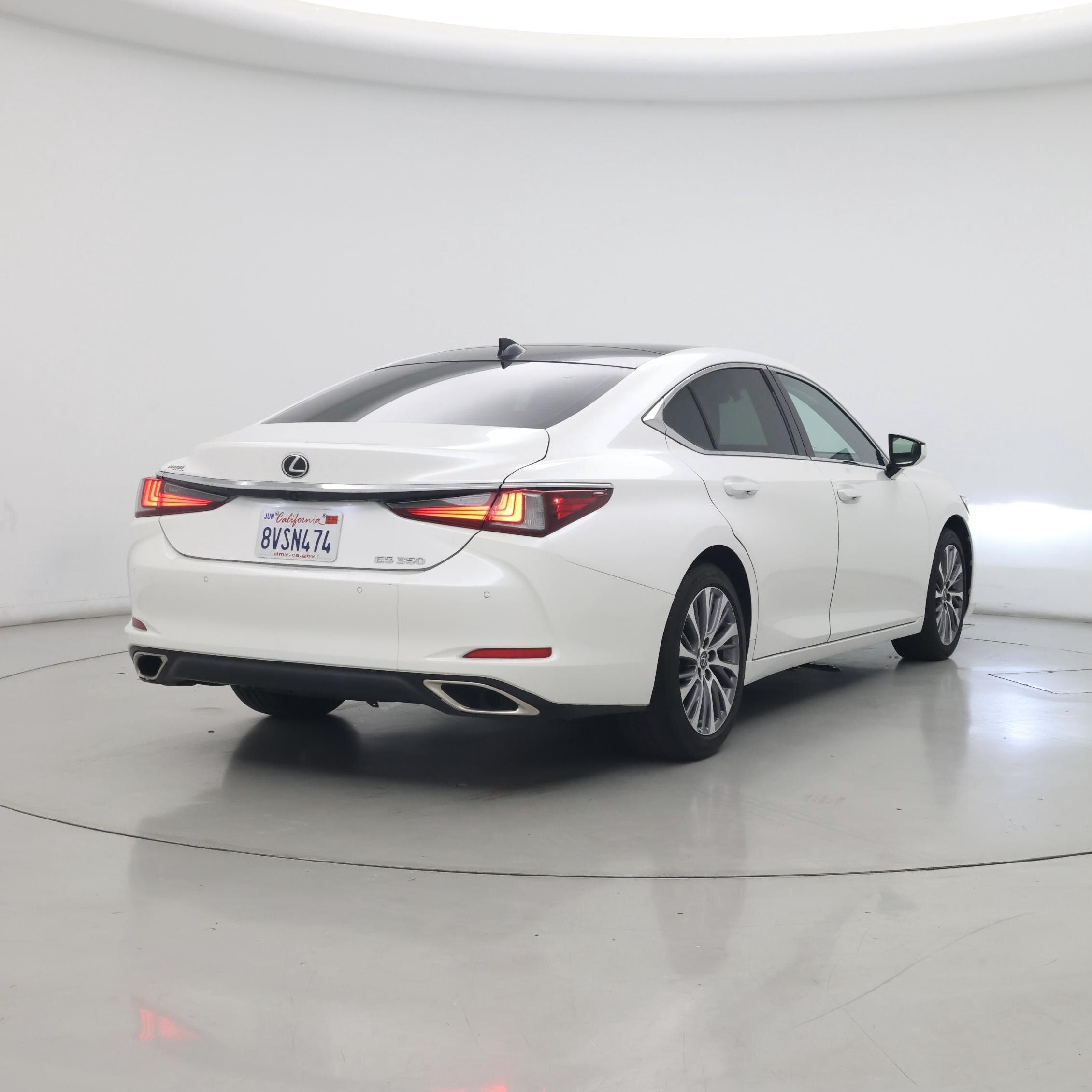 Thumbnail: 2020 Lexus ES - 8